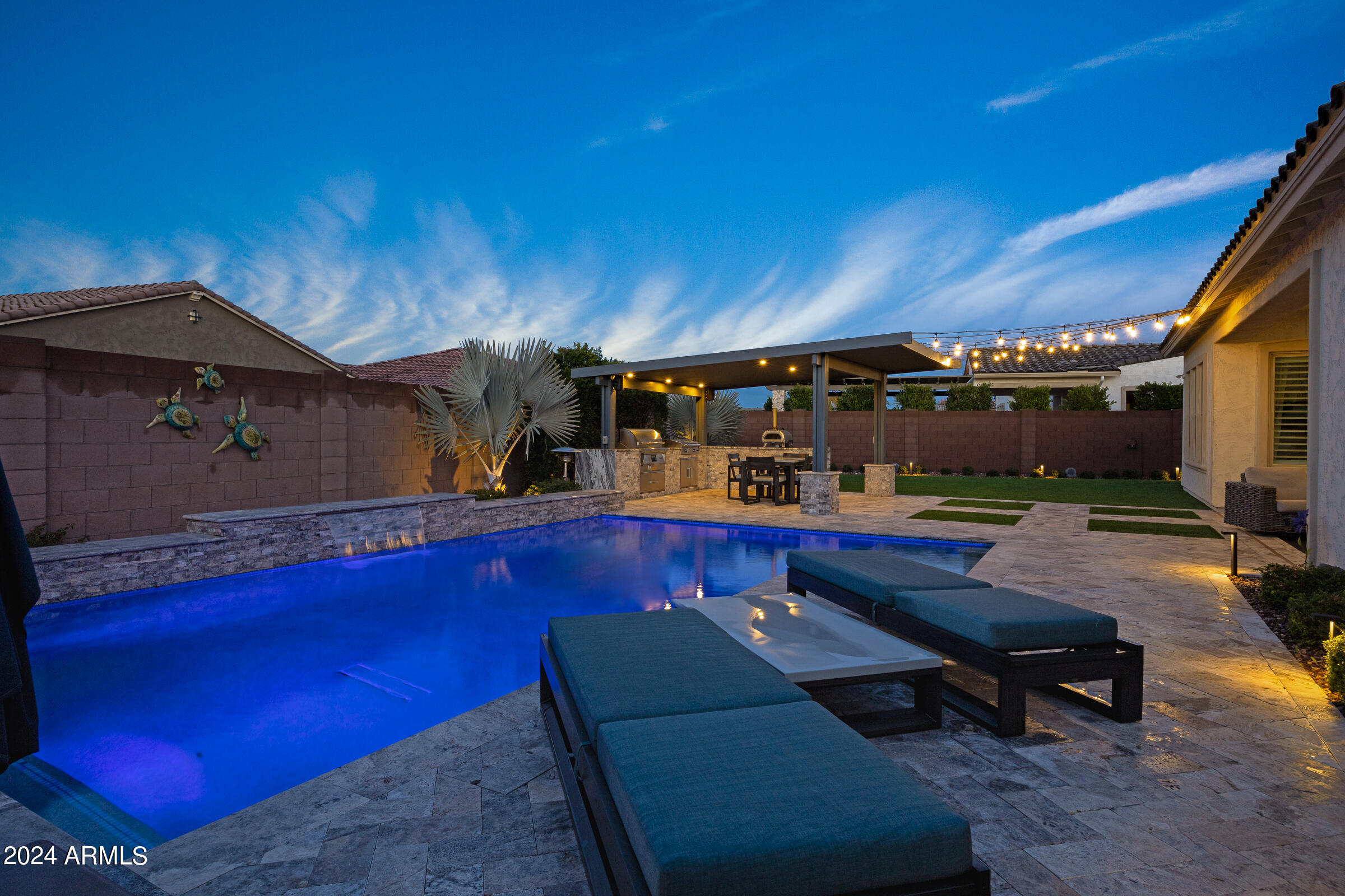 2534 E THORNTON Court