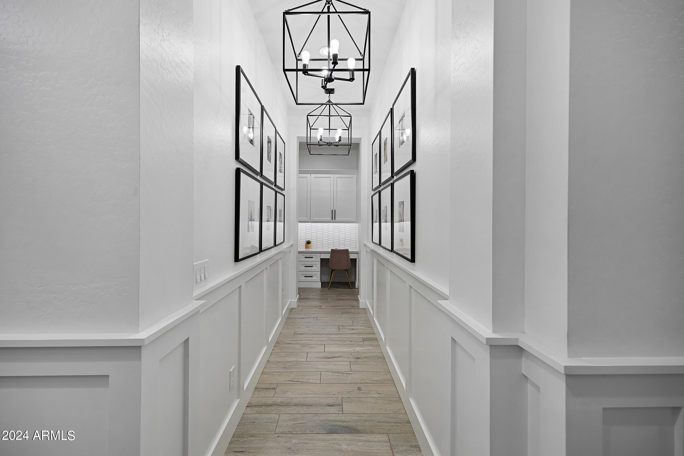 2534 E THORNTON Court