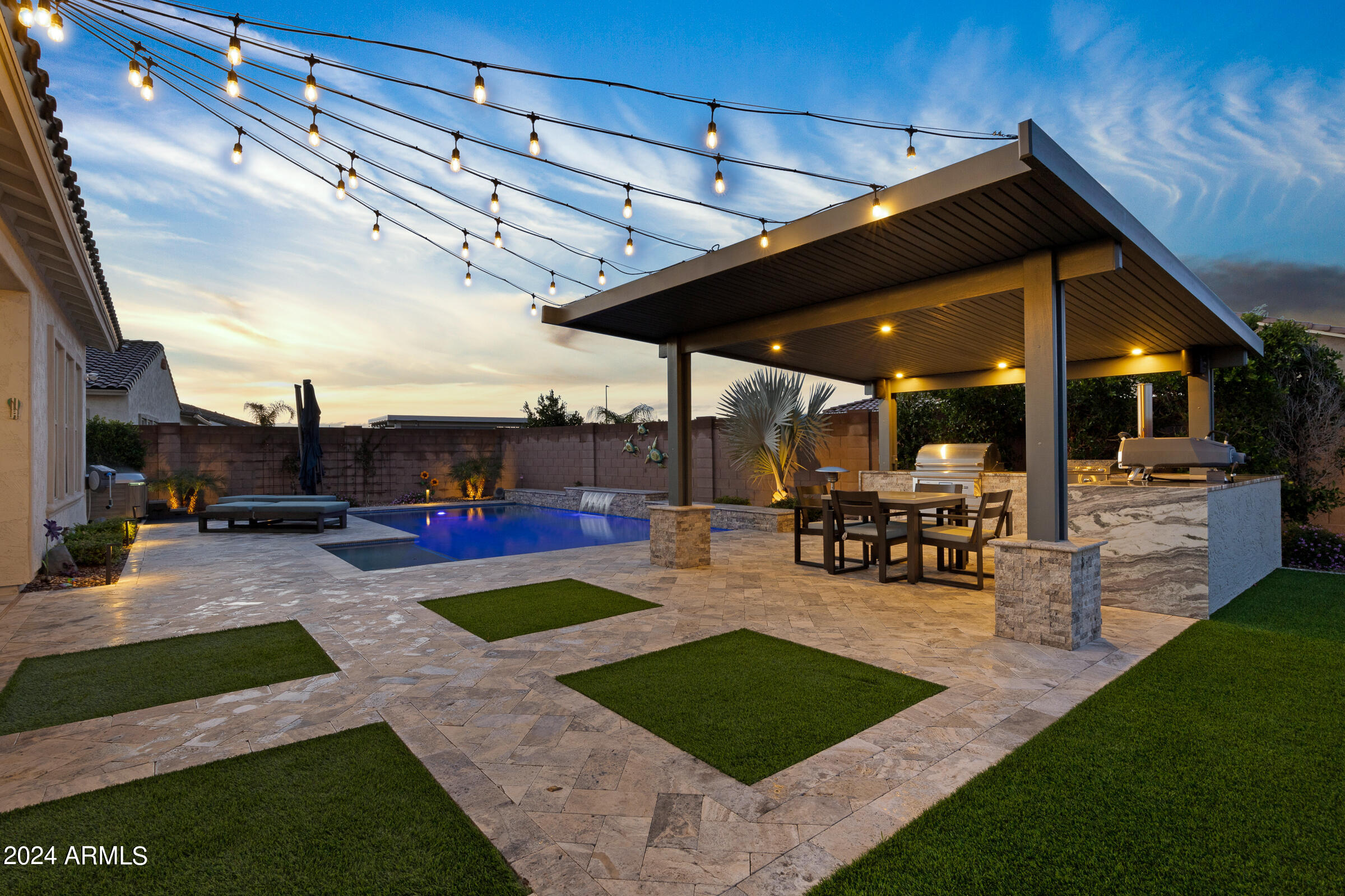 2534 E THORNTON Court