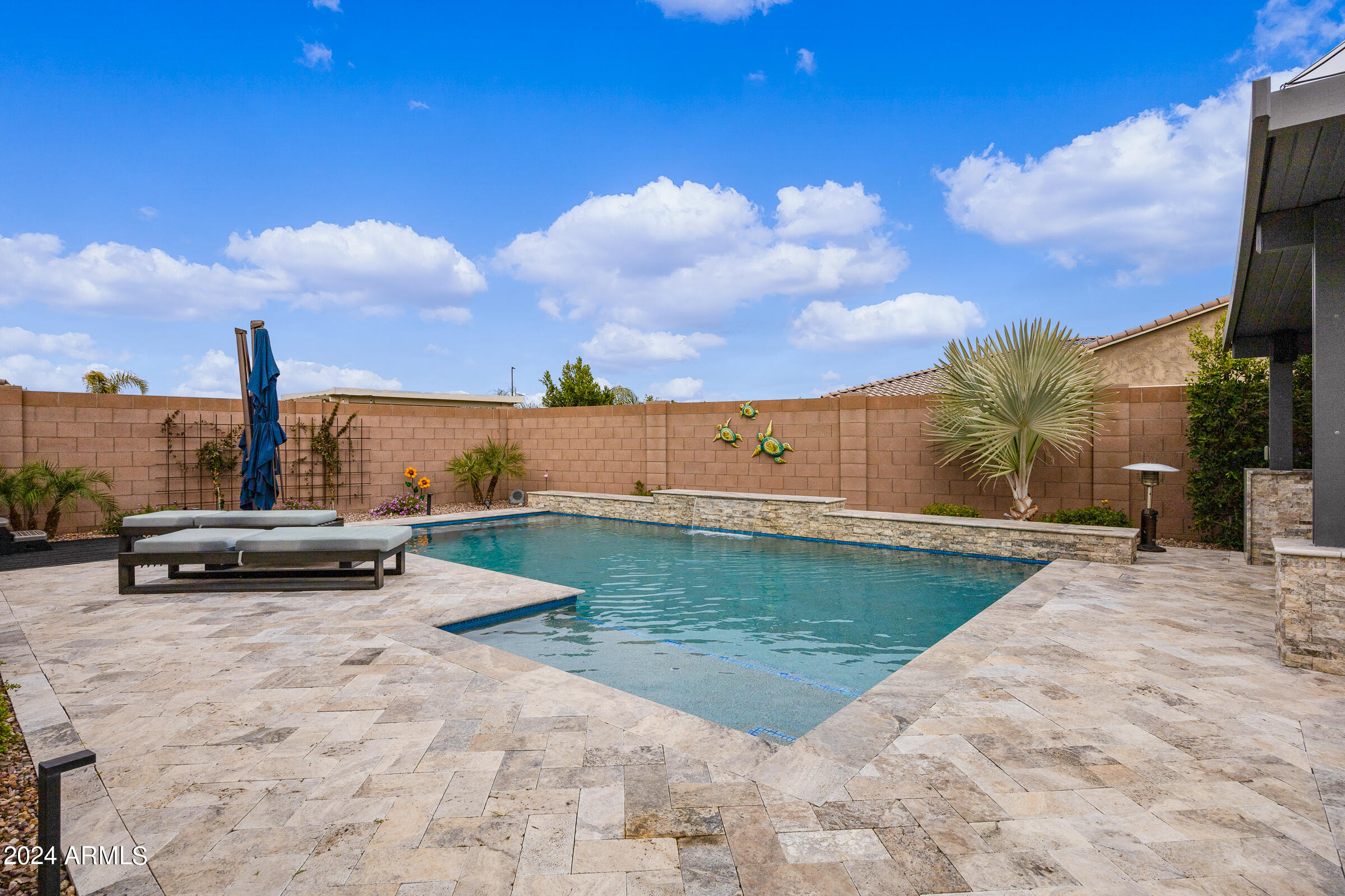 2534 E THORNTON Court