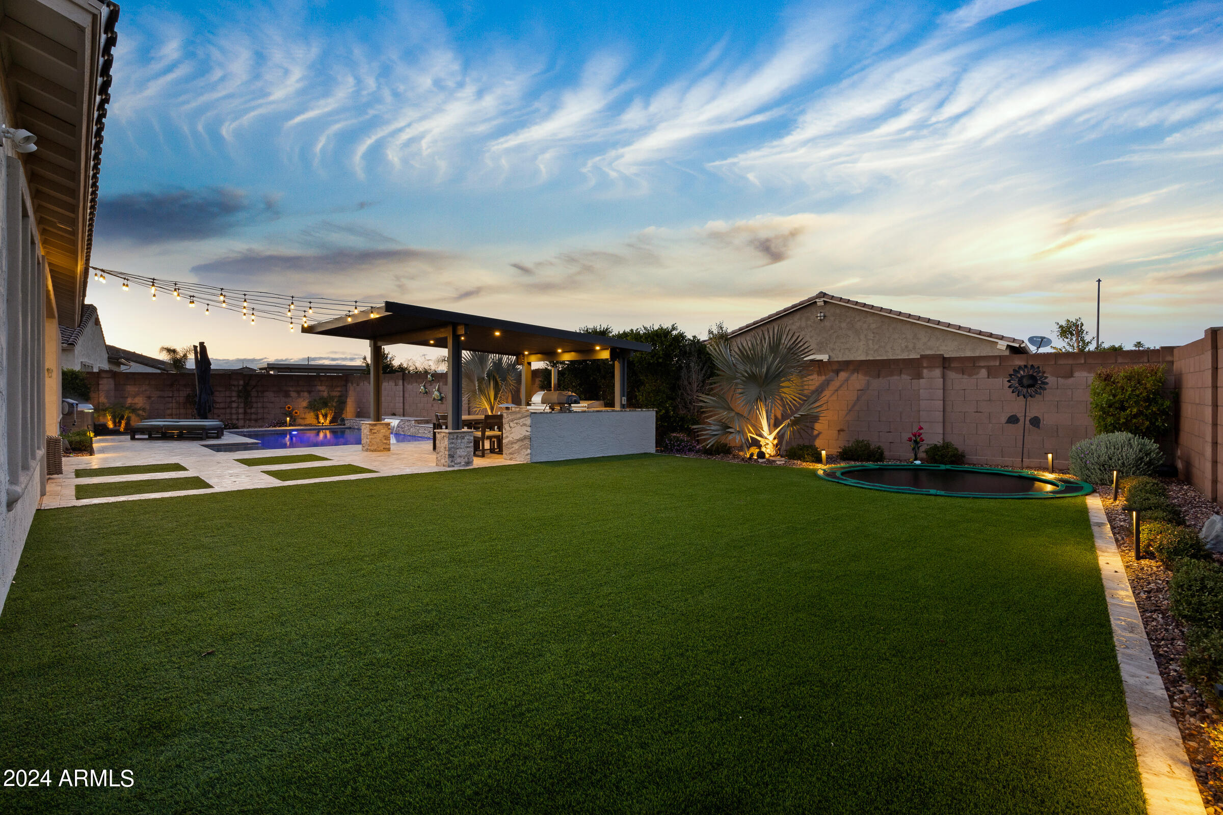 2534 E THORNTON Court