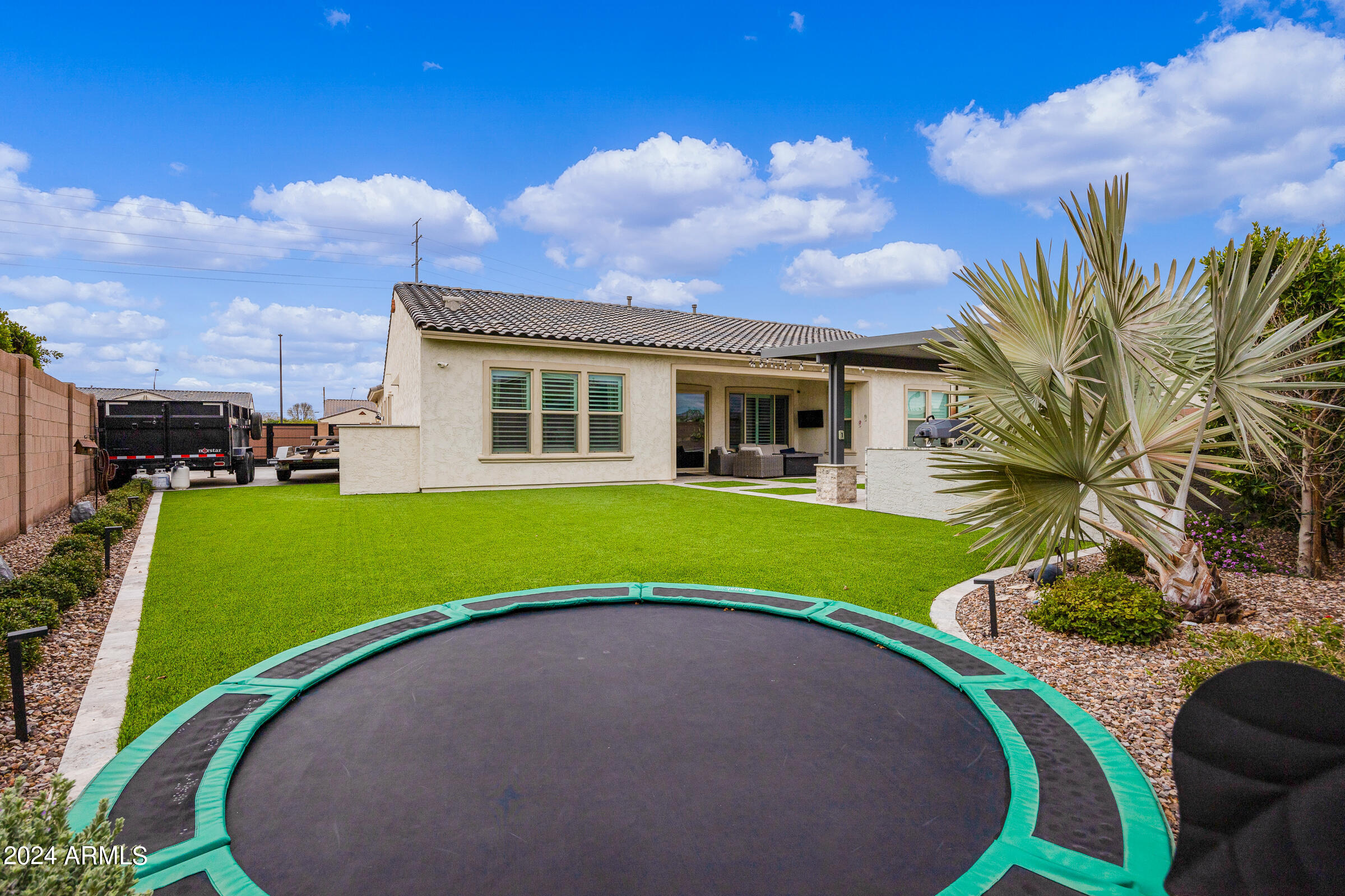 2534 E THORNTON Court