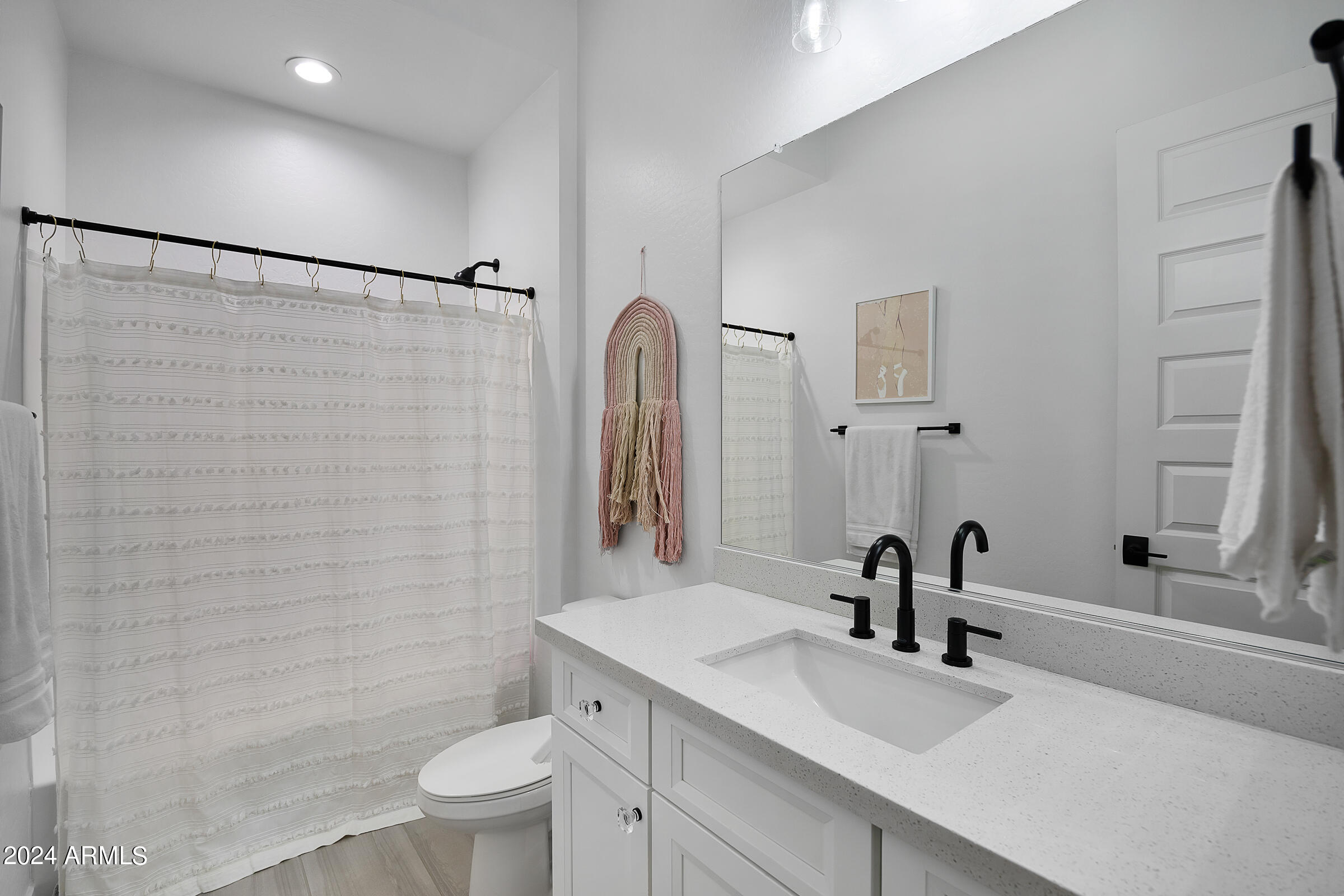 2534 E THORNTON Court