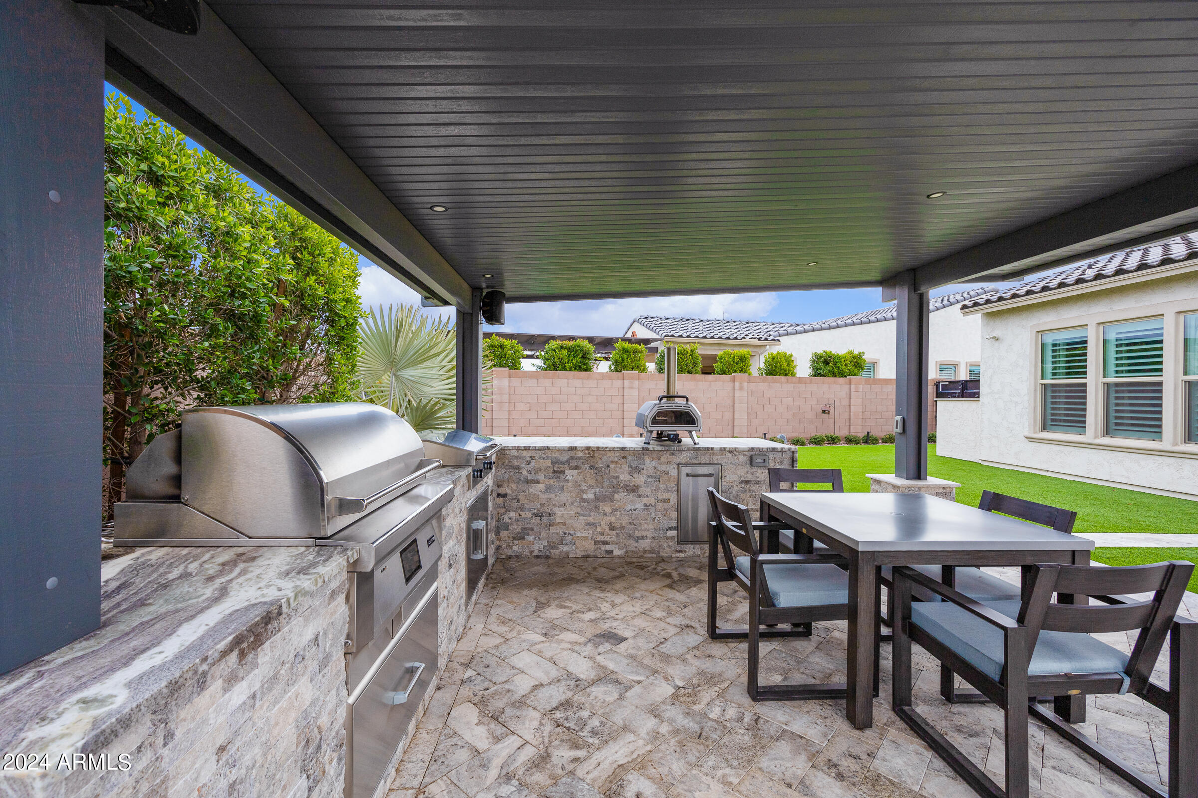 2534 E THORNTON Court