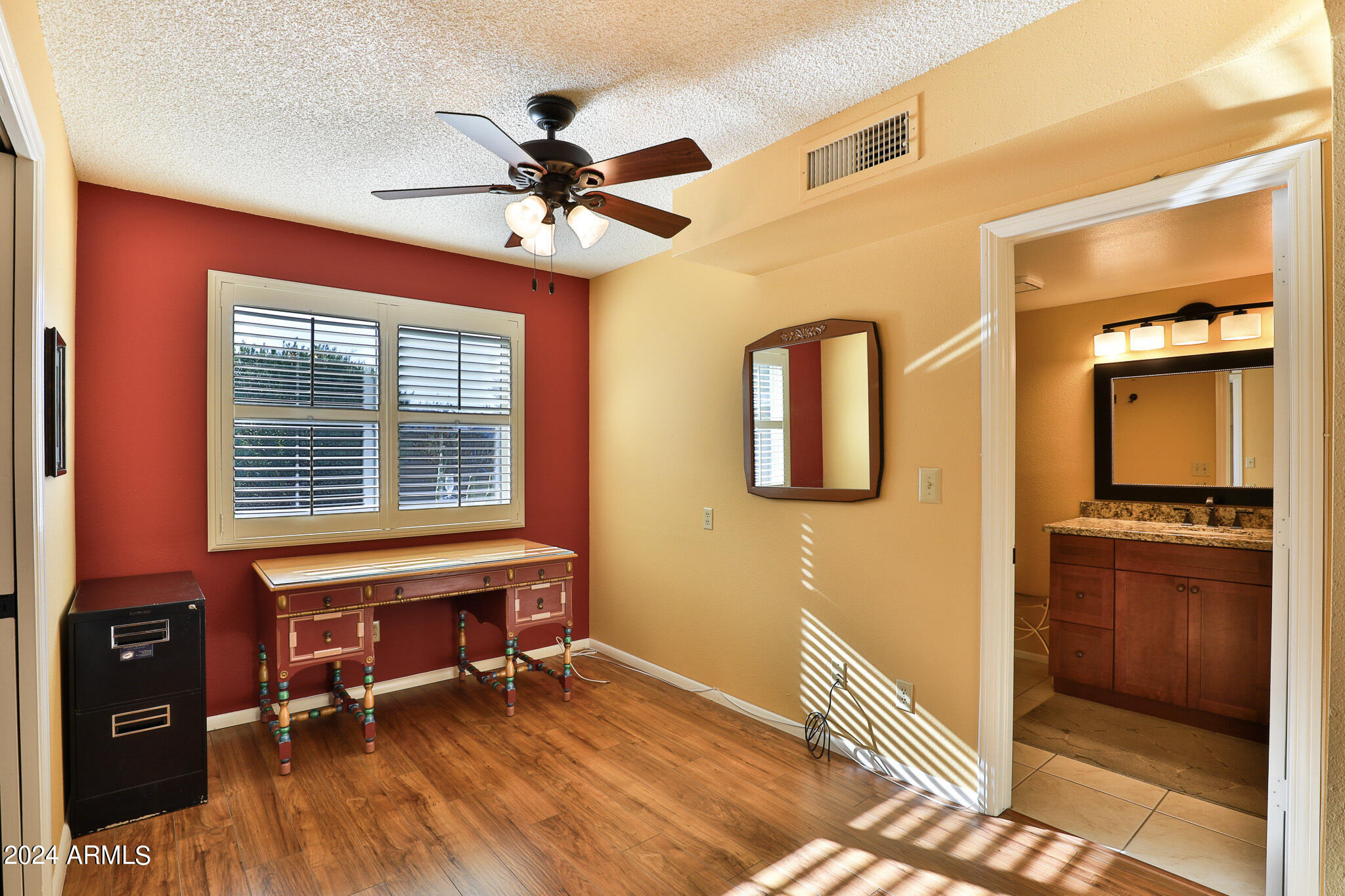 9323 W GLEN OAKS Circle