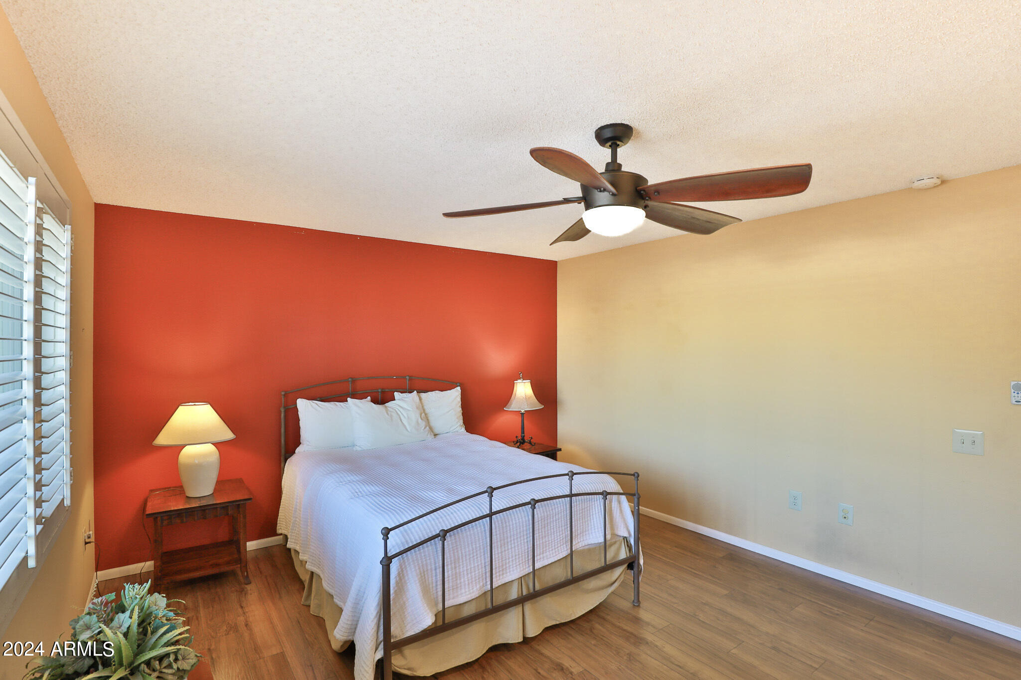 9323 W GLEN OAKS Circle