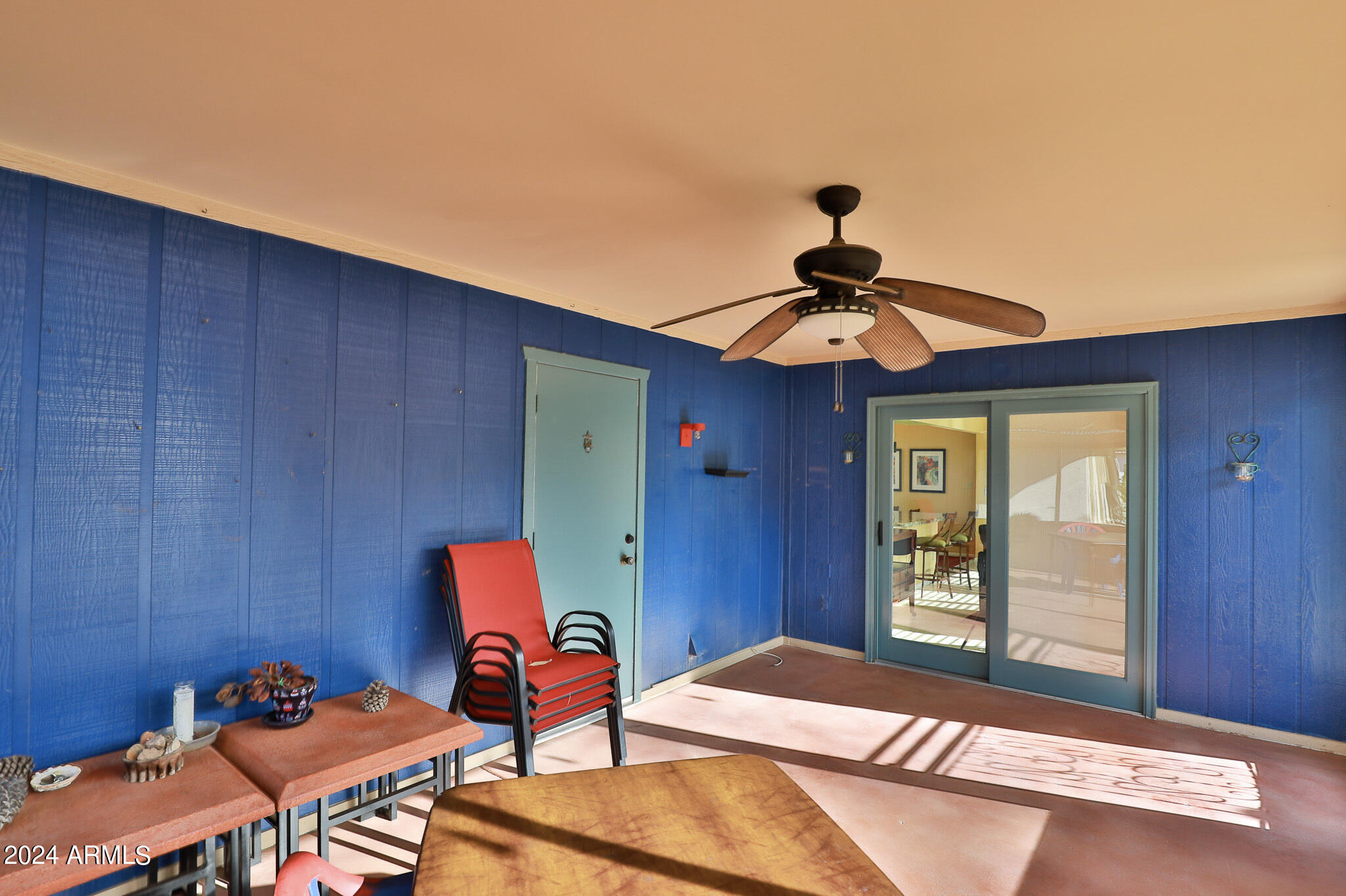 9323 W GLEN OAKS Circle