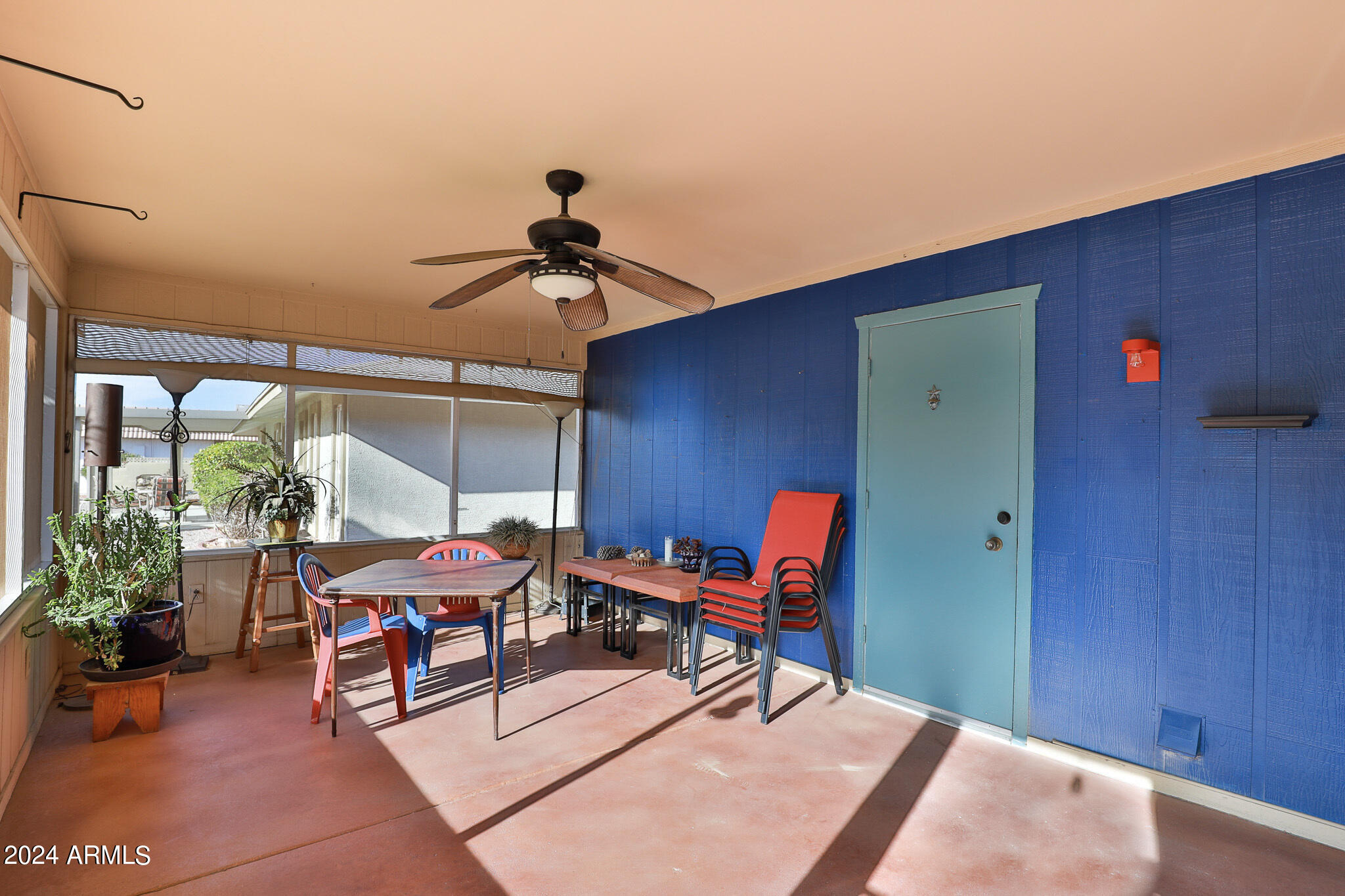 9323 W GLEN OAKS Circle