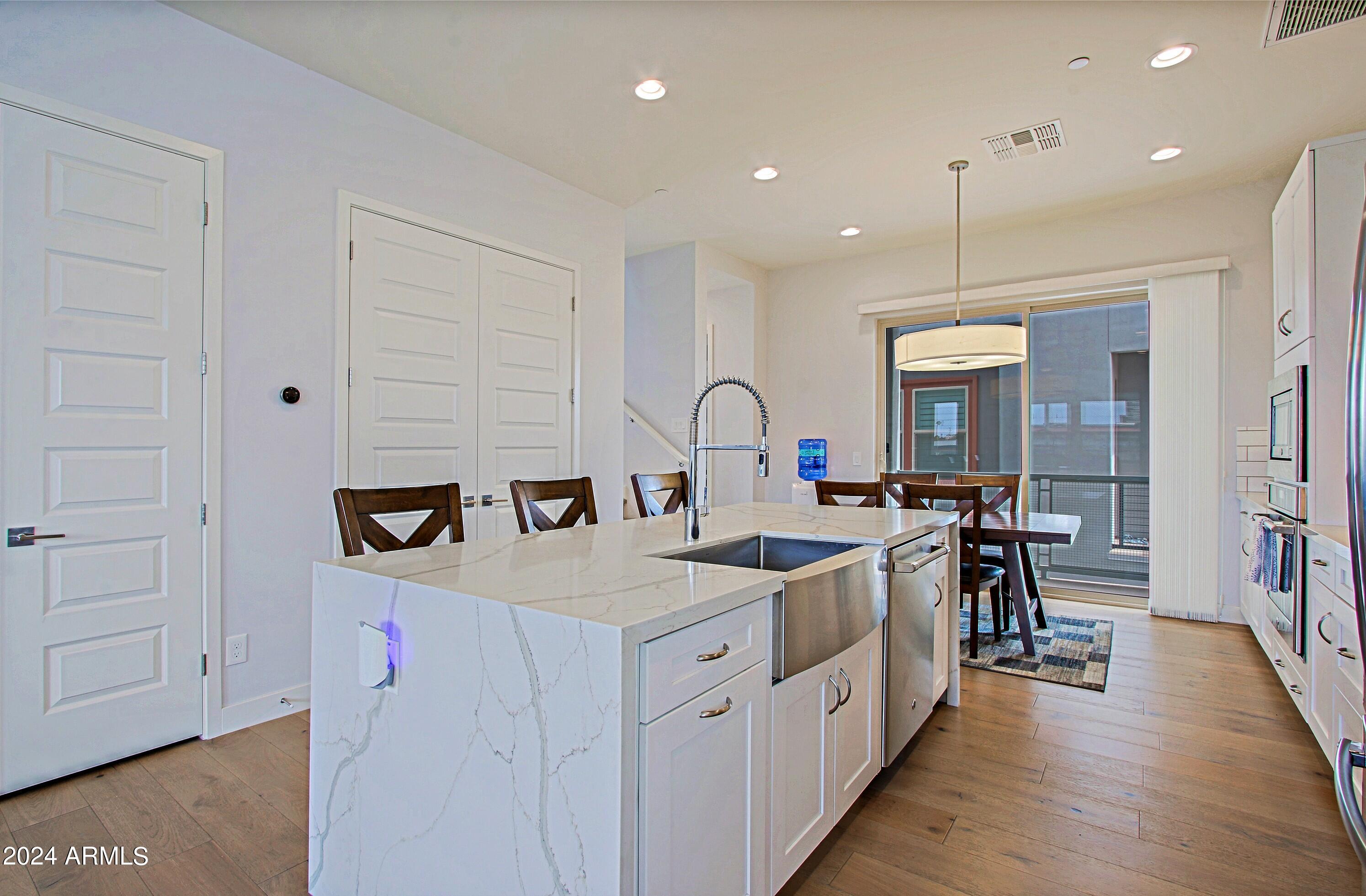 3510 N MILLER Road Unit: 1005