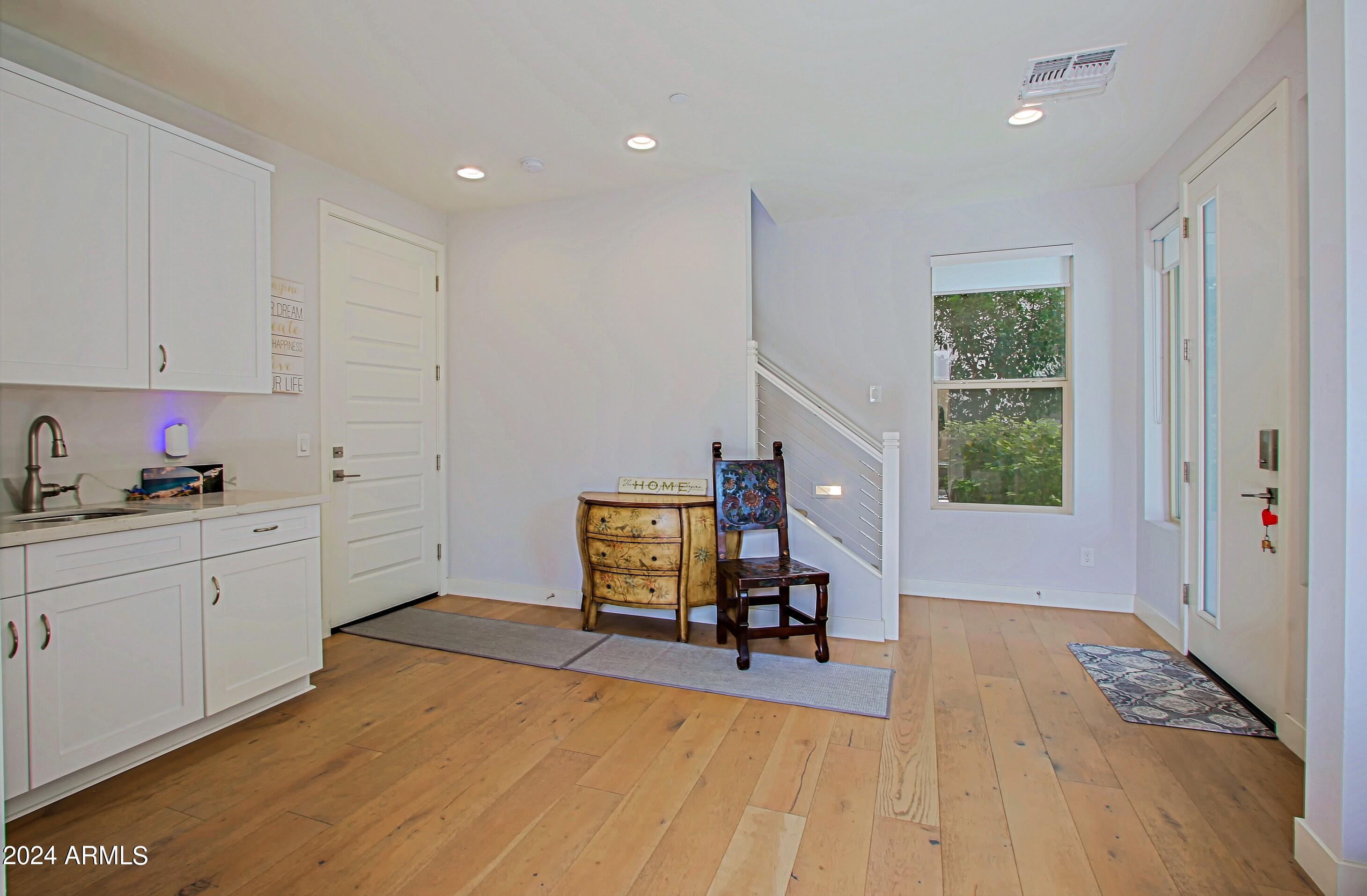 3510 N MILLER Road Unit: 1005