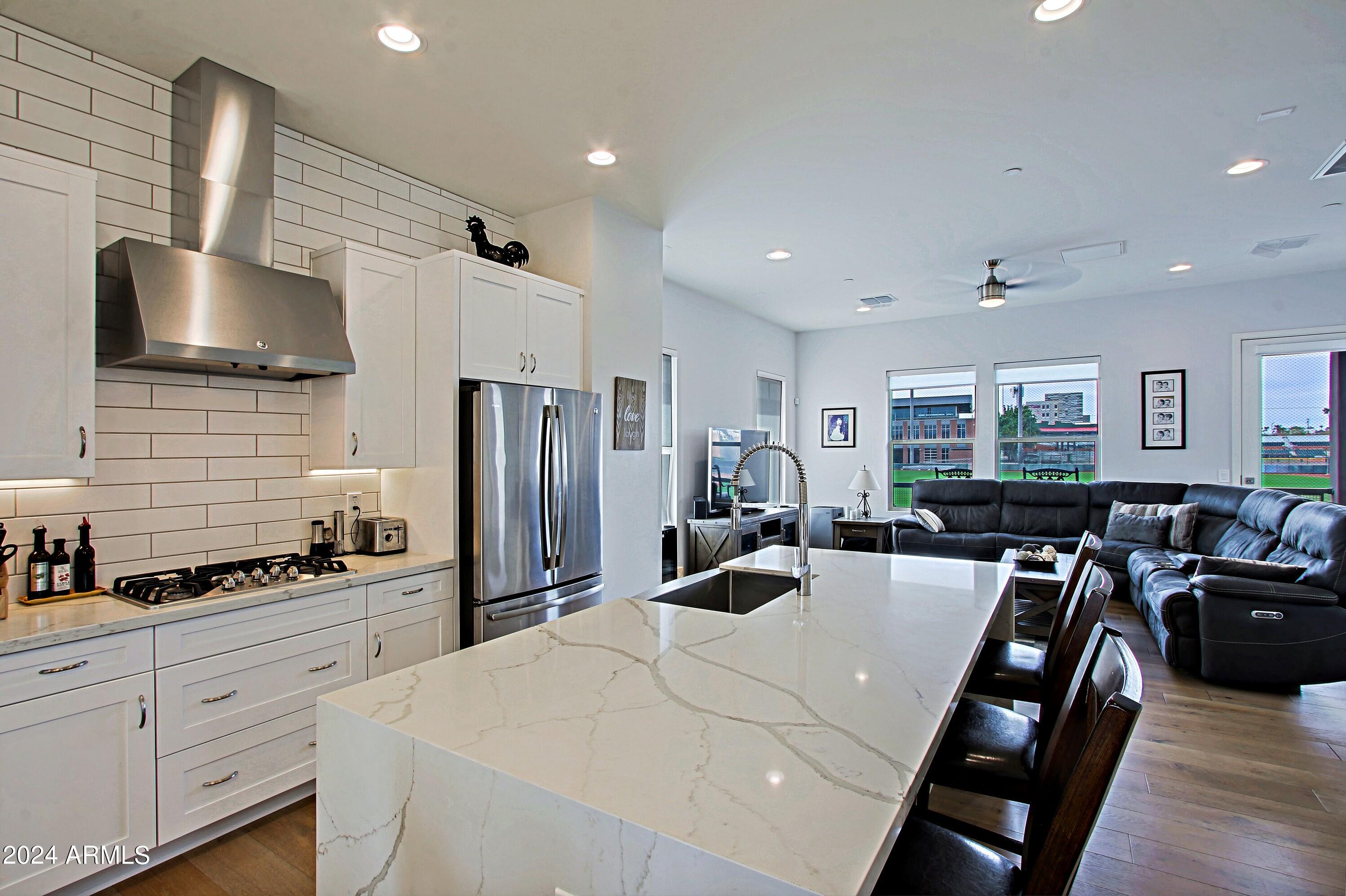 3510 N MILLER Road Unit: 1005