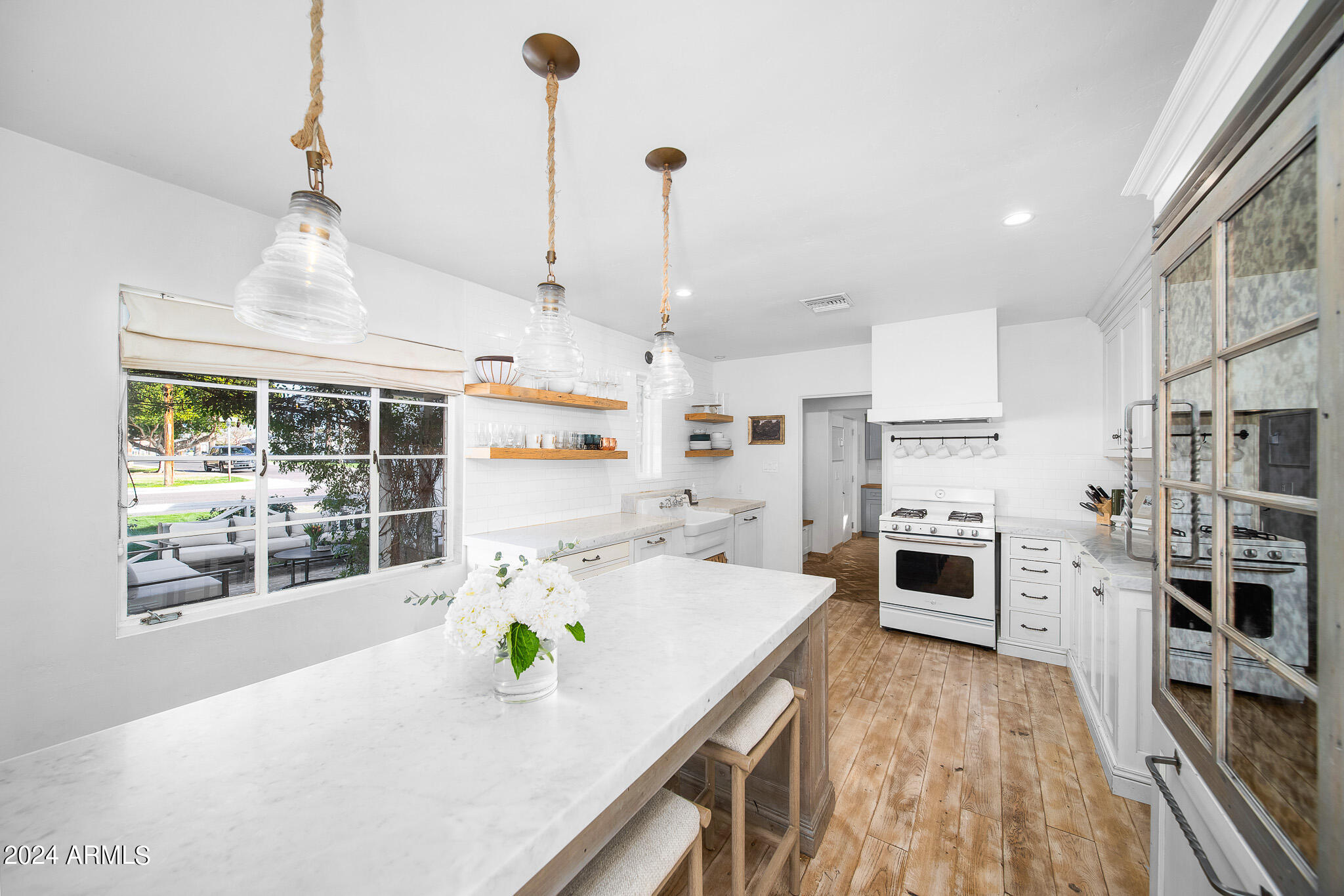 4414 N 33RD Place