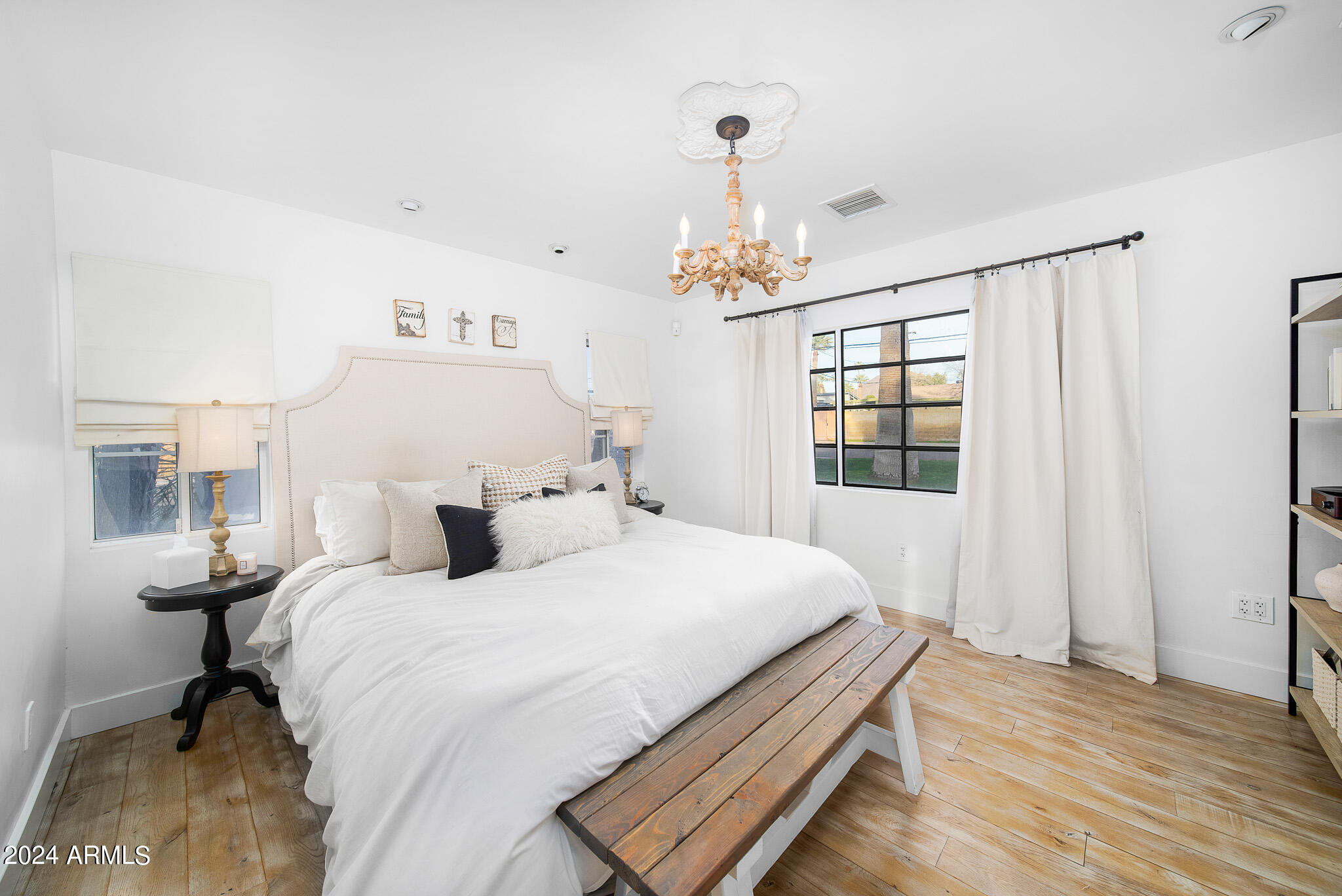 4414 N 33RD Place