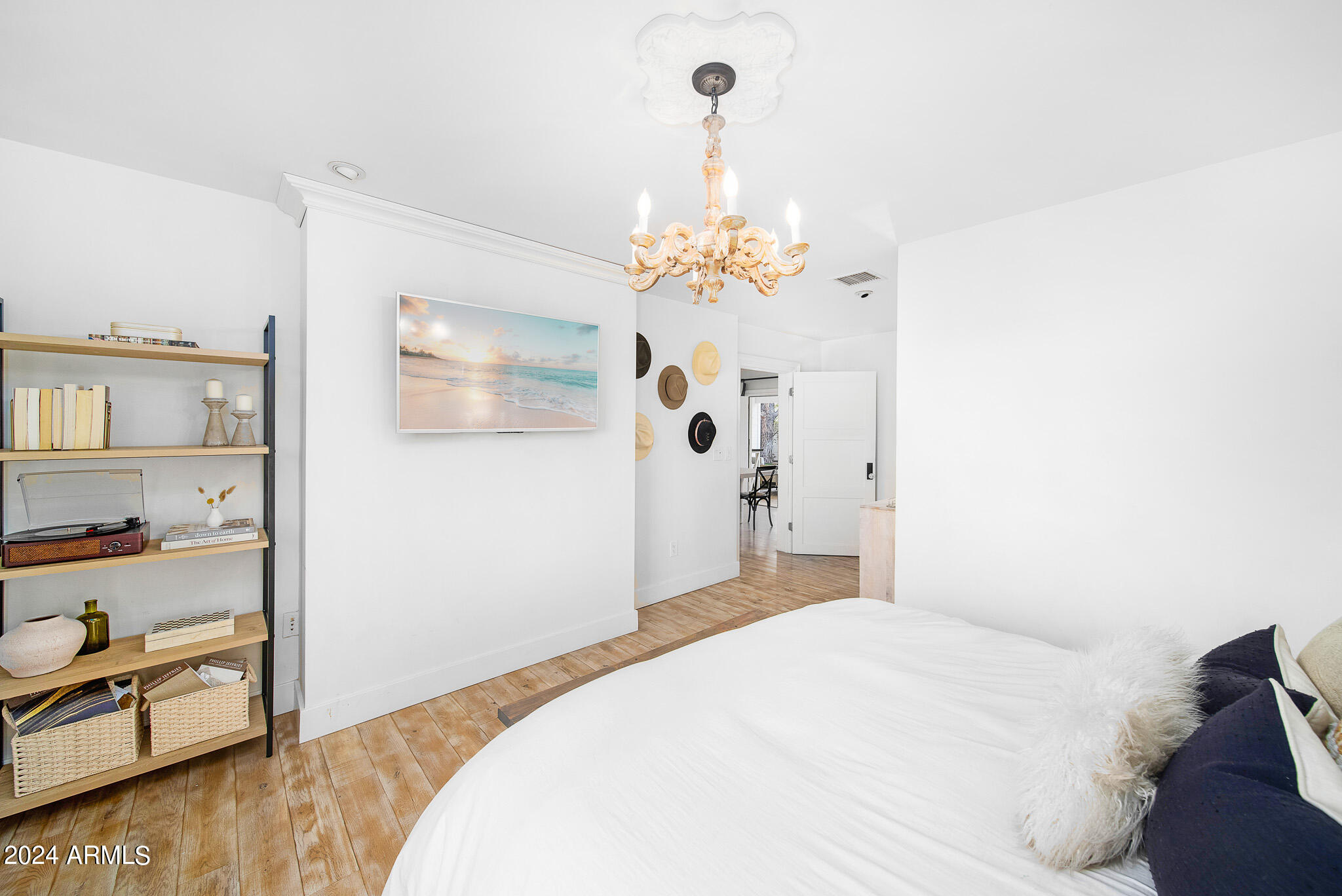4414 N 33RD Place