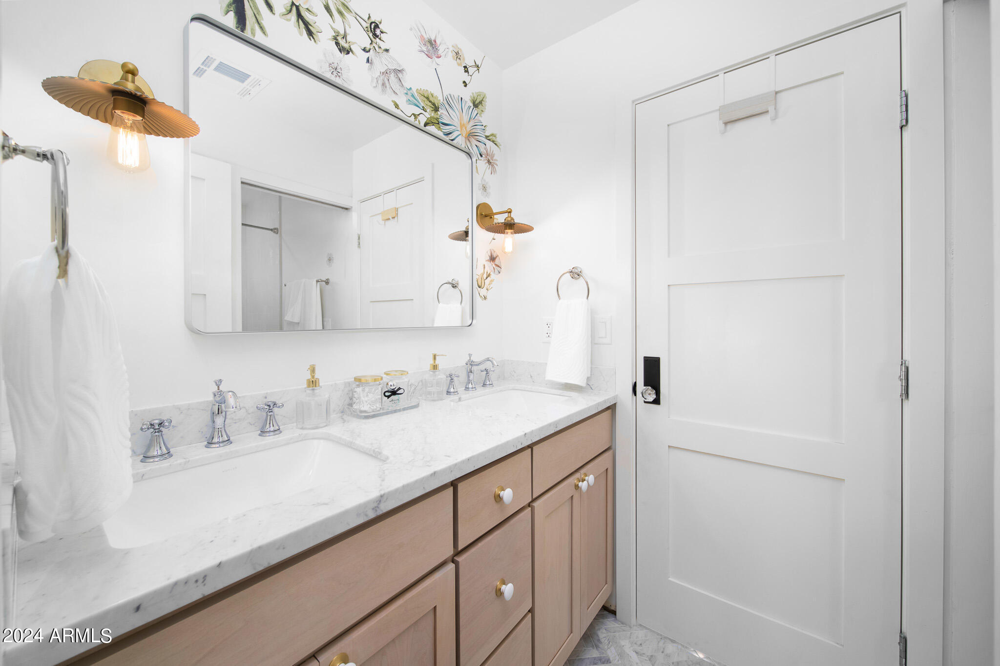 4414 N 33RD Place
