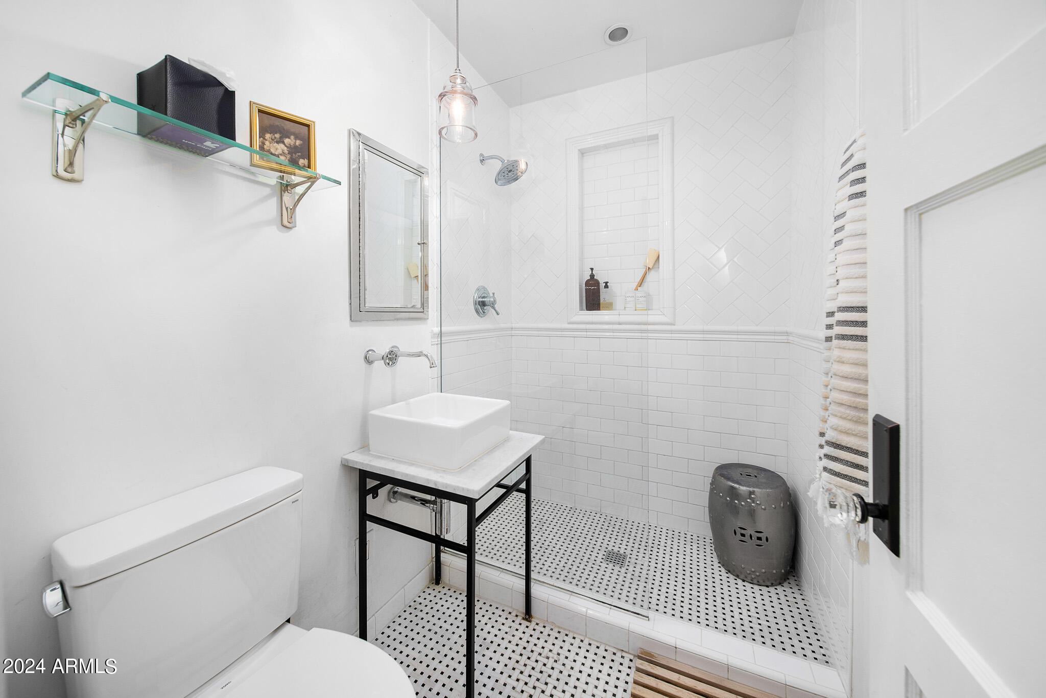4414 N 33RD Place
