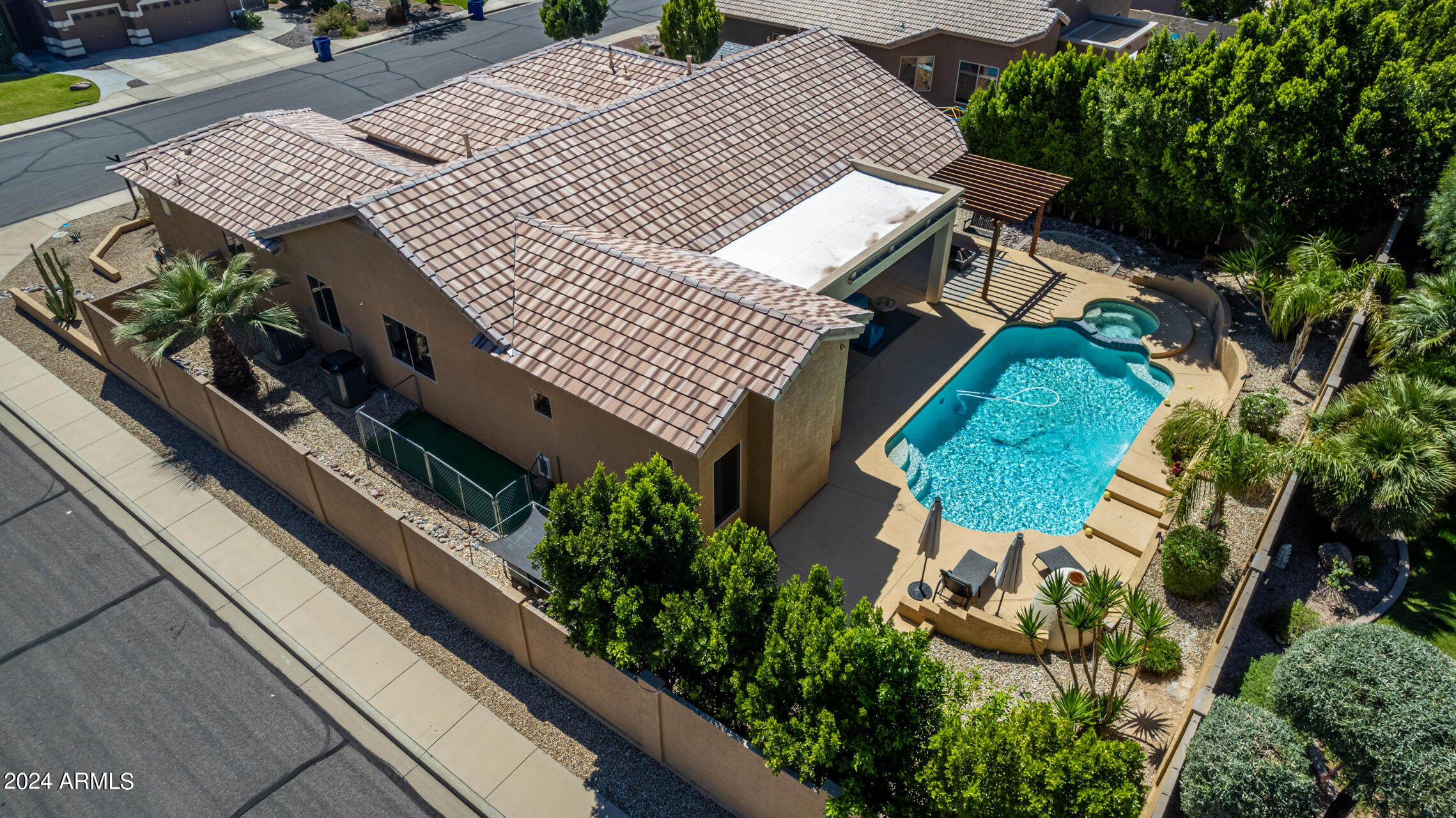9412 E HILLVIEW Circle