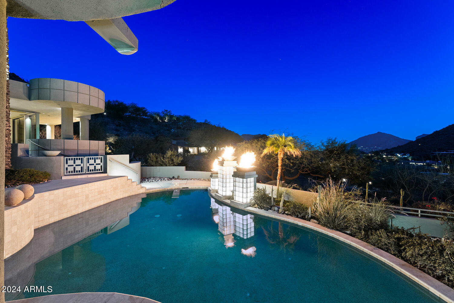 4612 E Foothill Drive