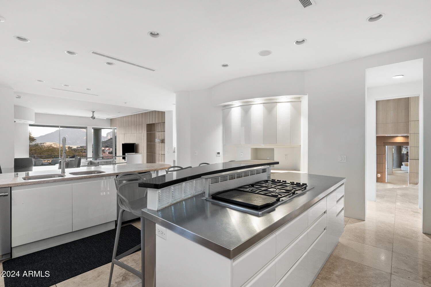 4612 E Foothill Drive