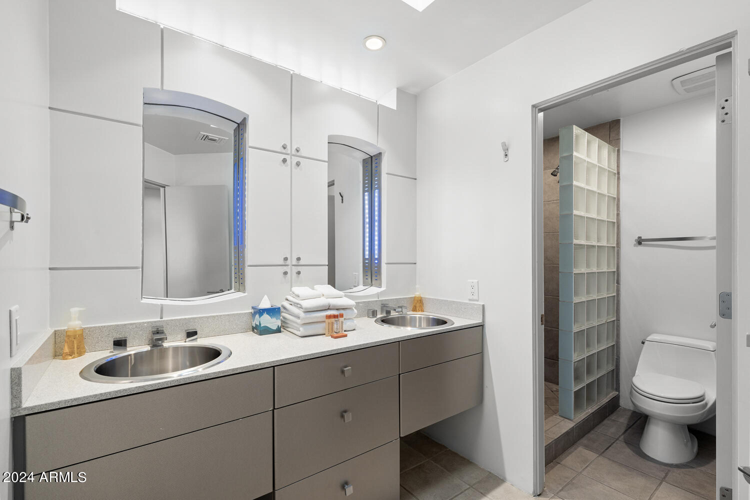 4612 E Foothill Drive