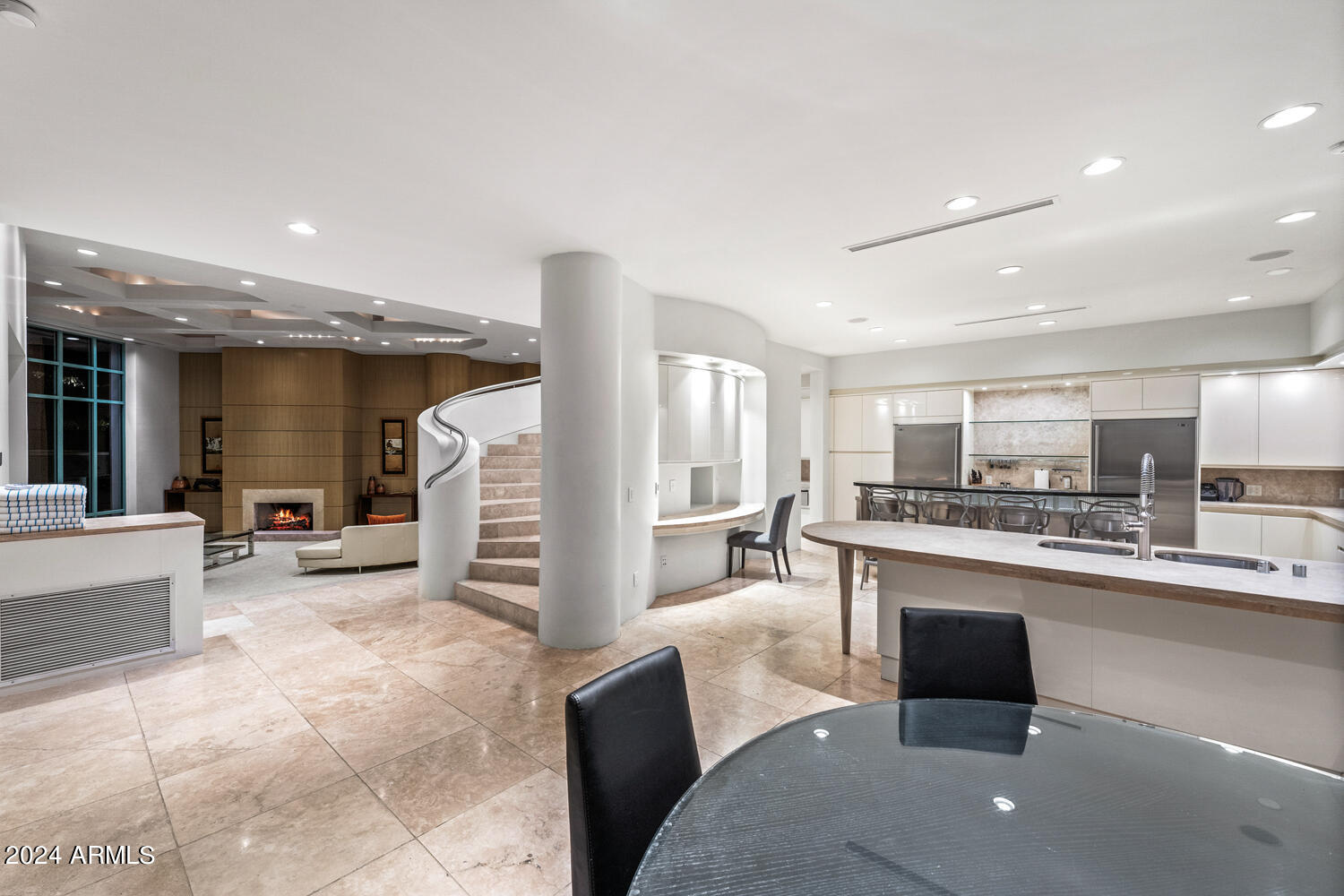 4612 E Foothill Drive