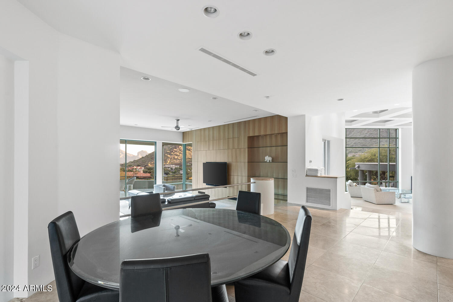 4612 E Foothill Drive