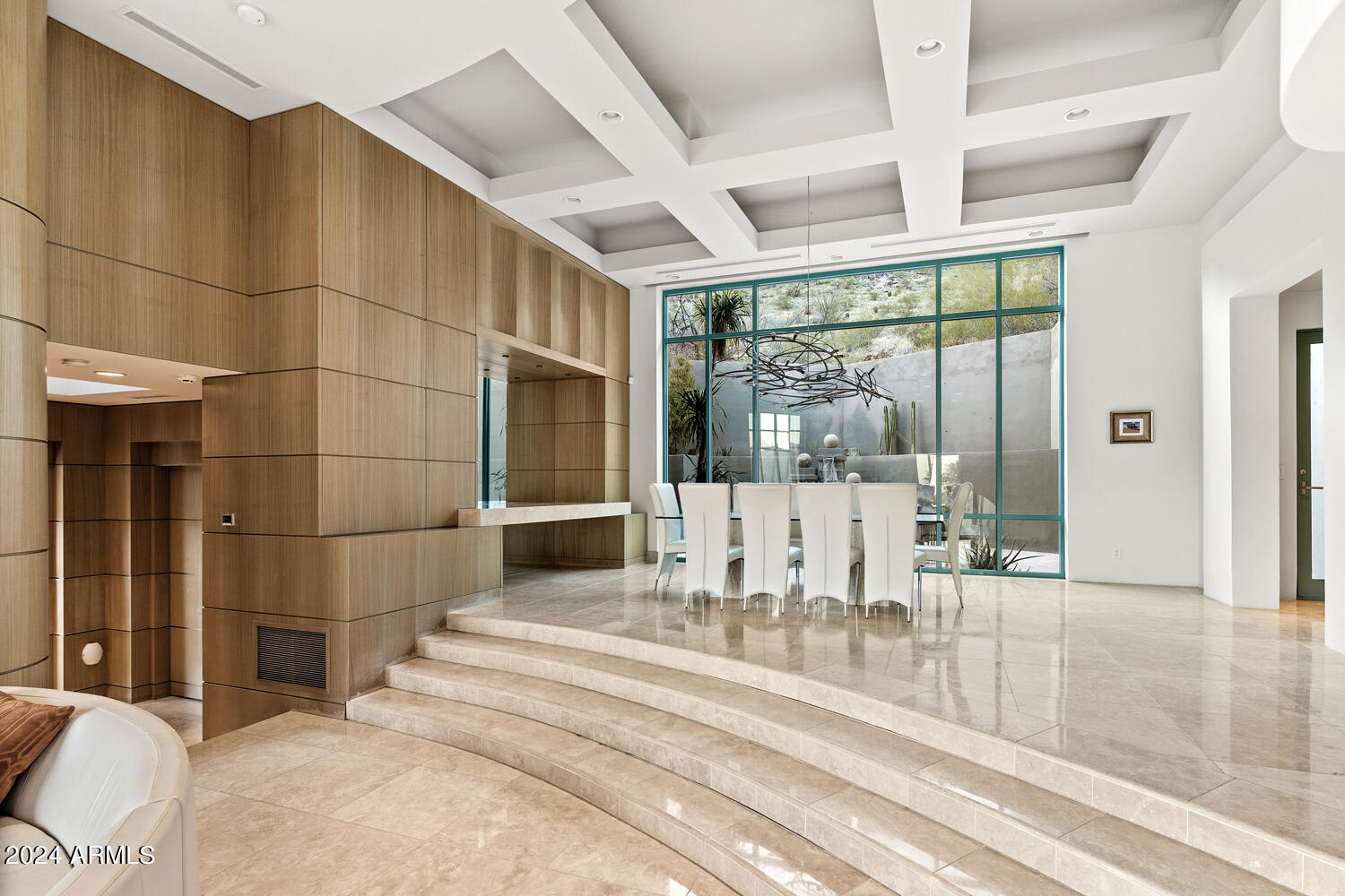 4612 E Foothill Drive