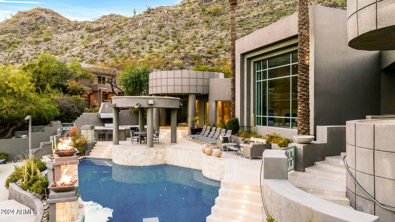 4612 E Foothill Drive