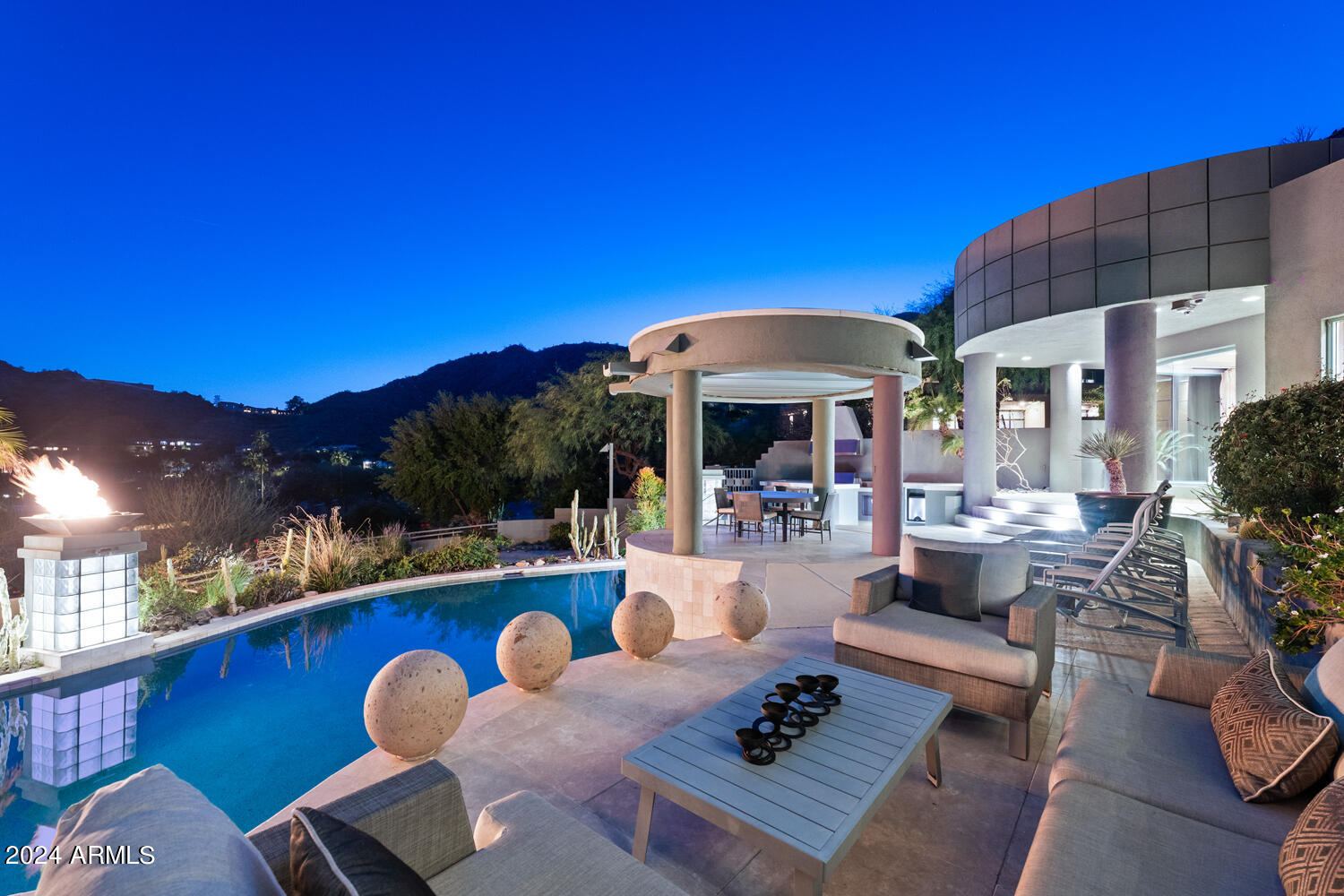 4612 E Foothill Drive