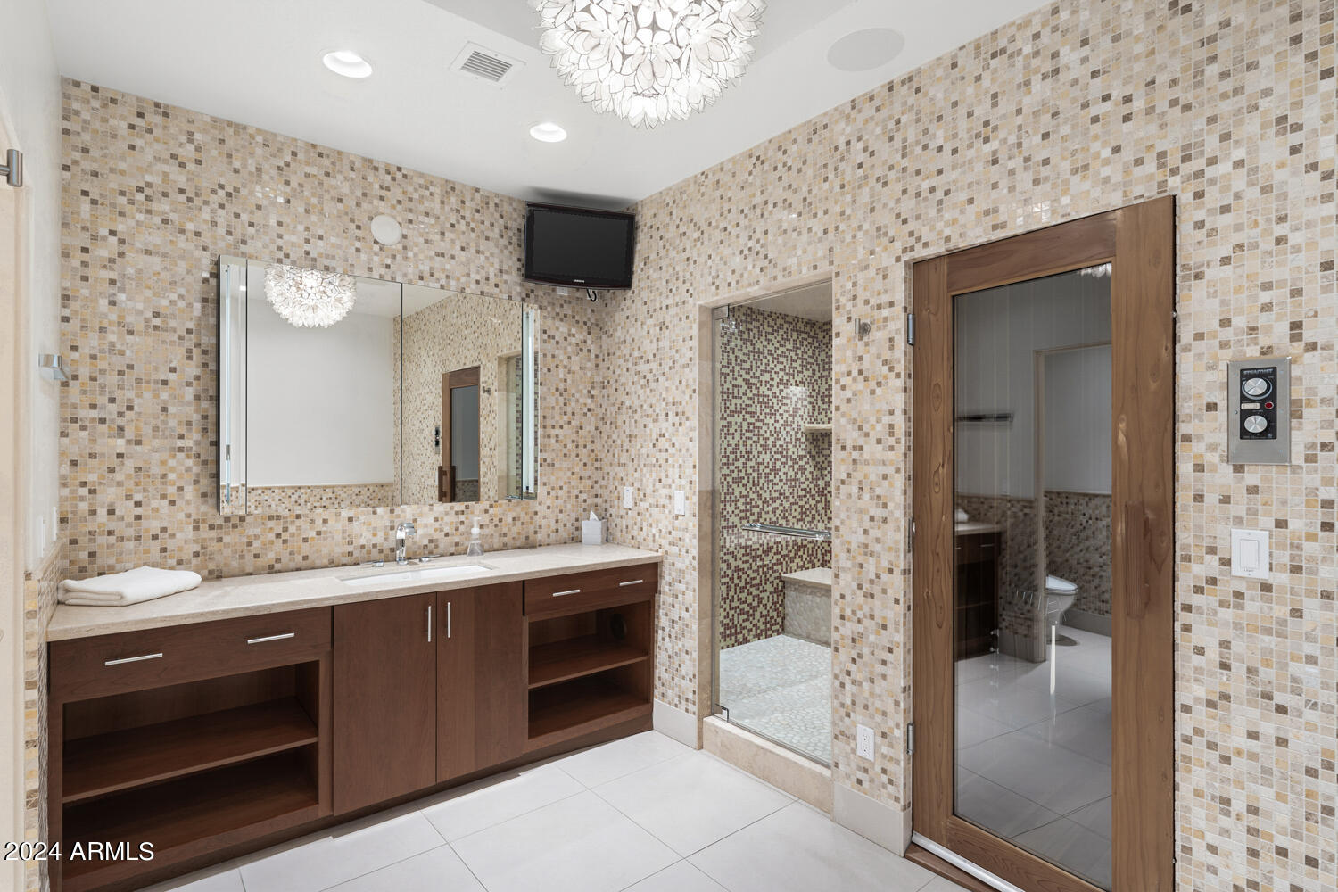 4612 E Foothill Drive