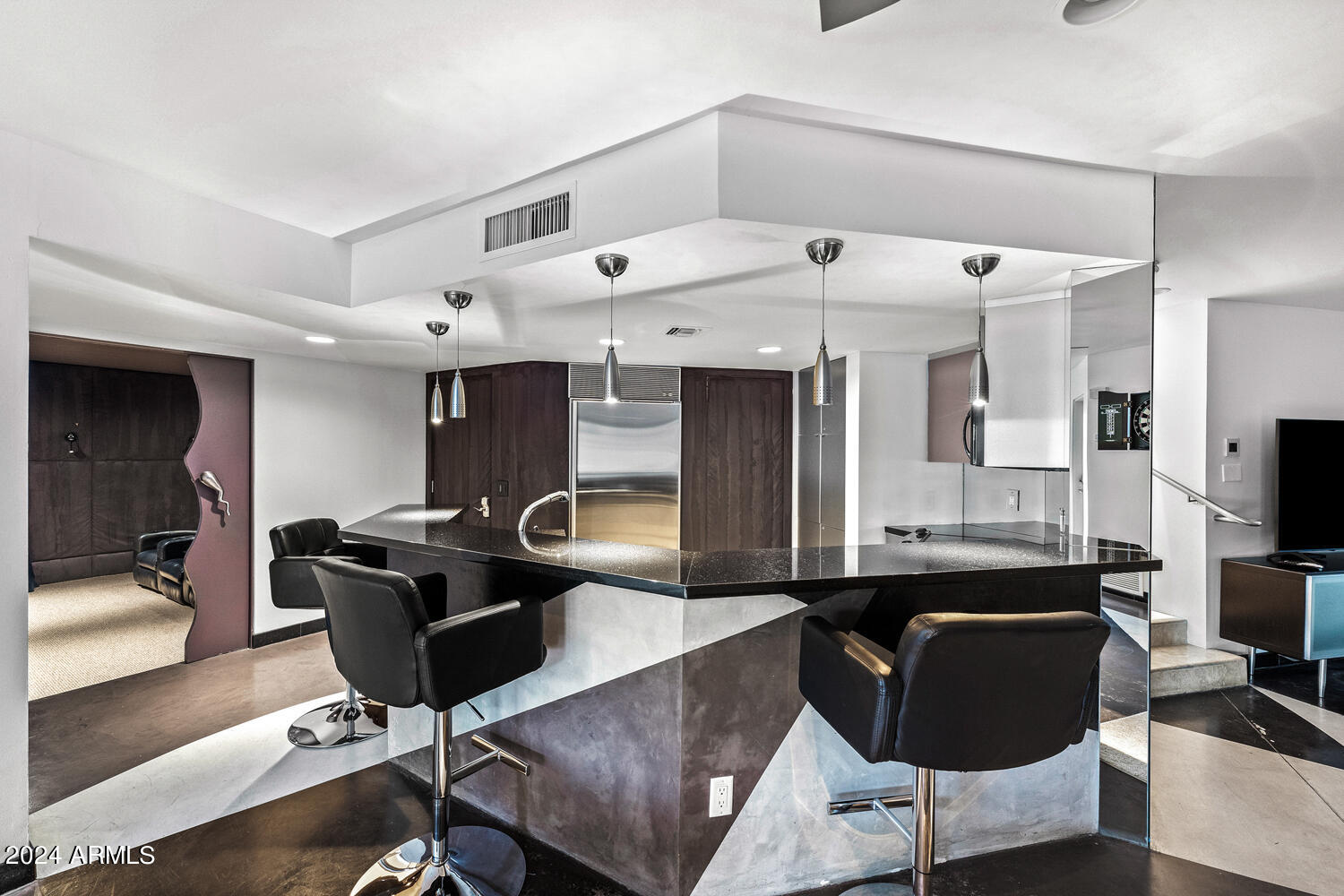 4612 E Foothill Drive