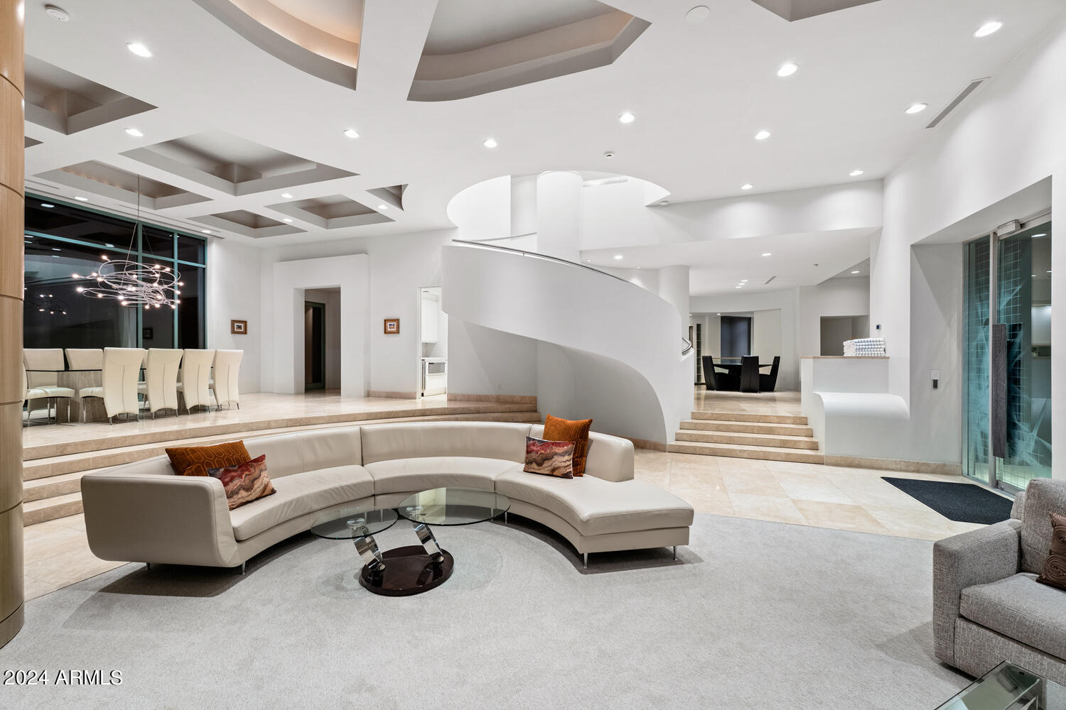 4612 E Foothill Drive