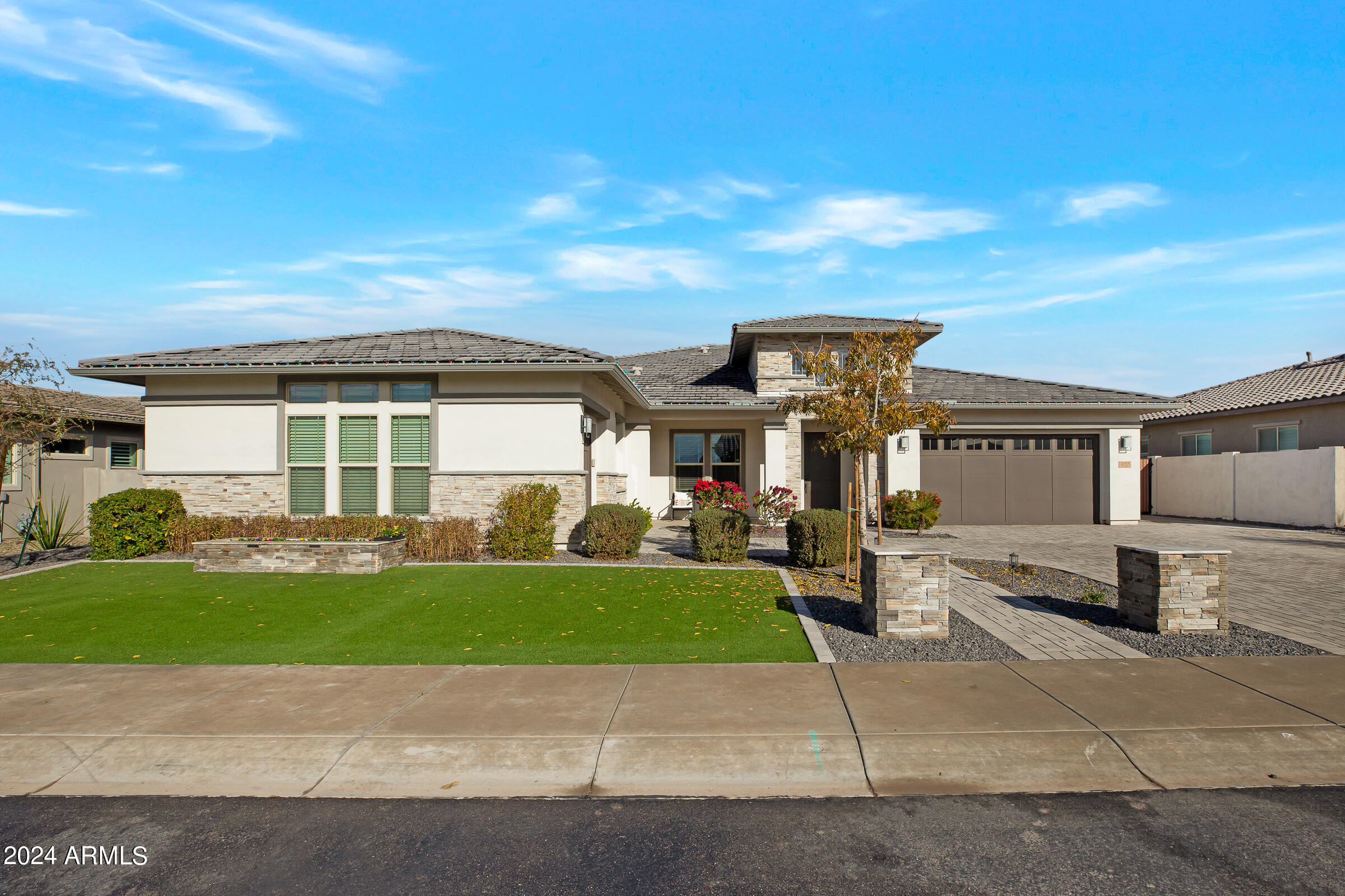 2058 E BLACKHAWK Court