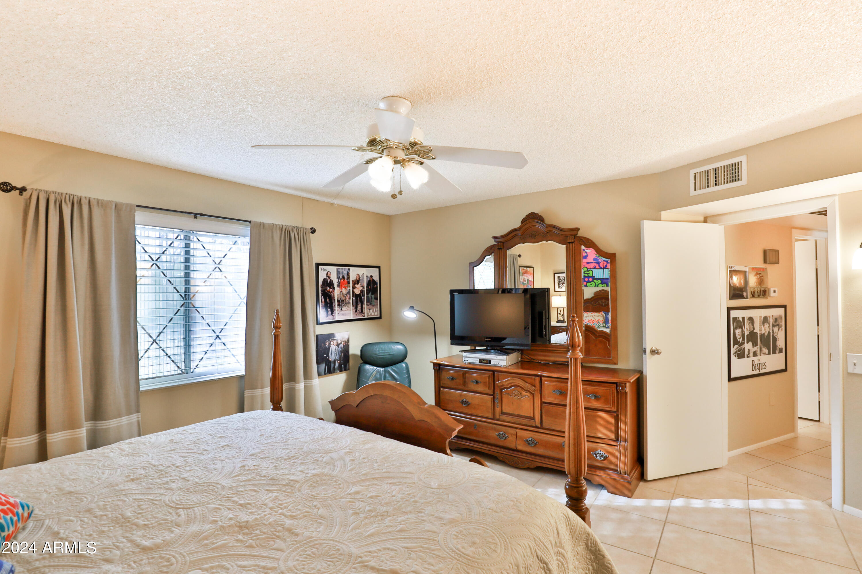 9933 W HUTTON Drive