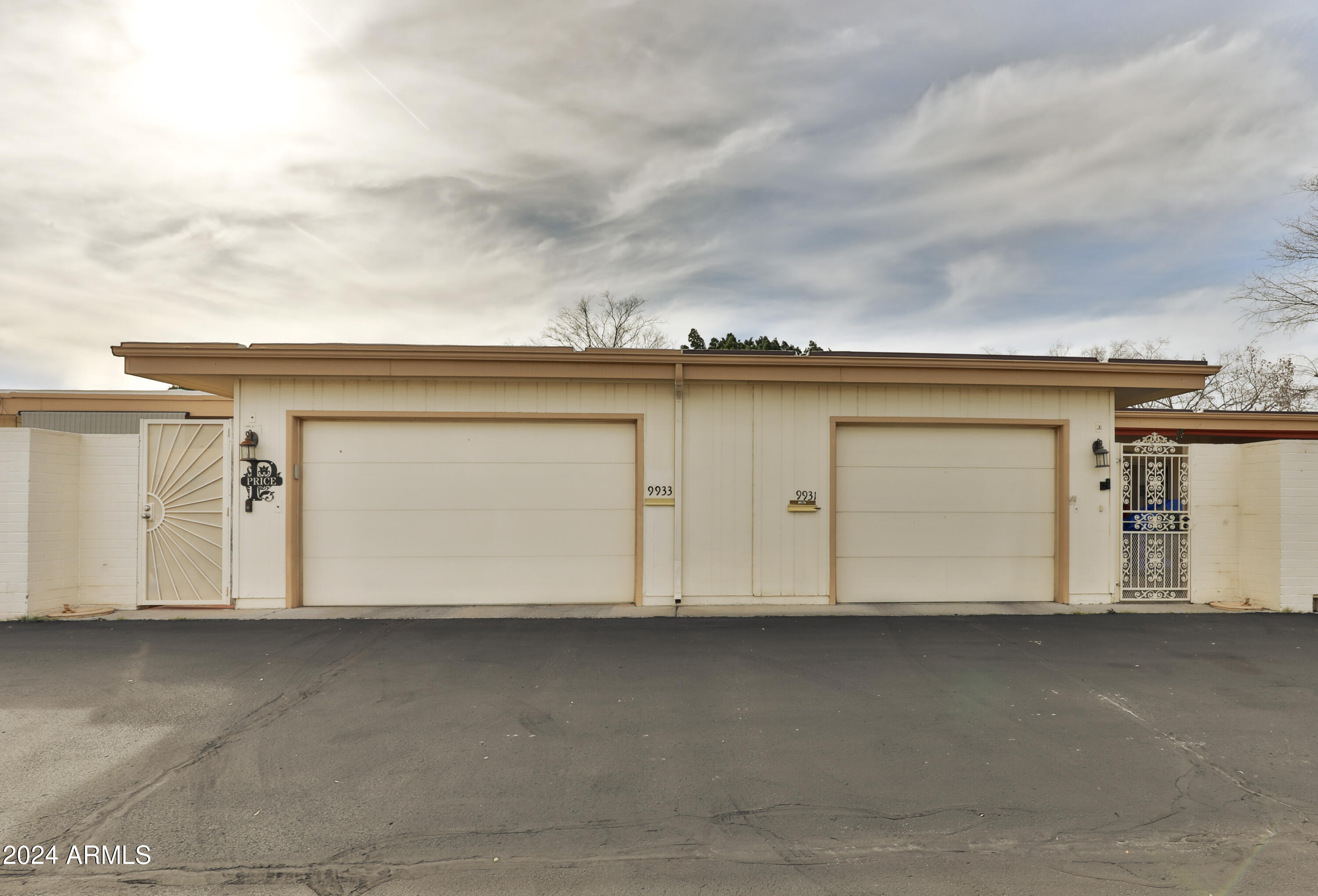 9933 W HUTTON Drive
