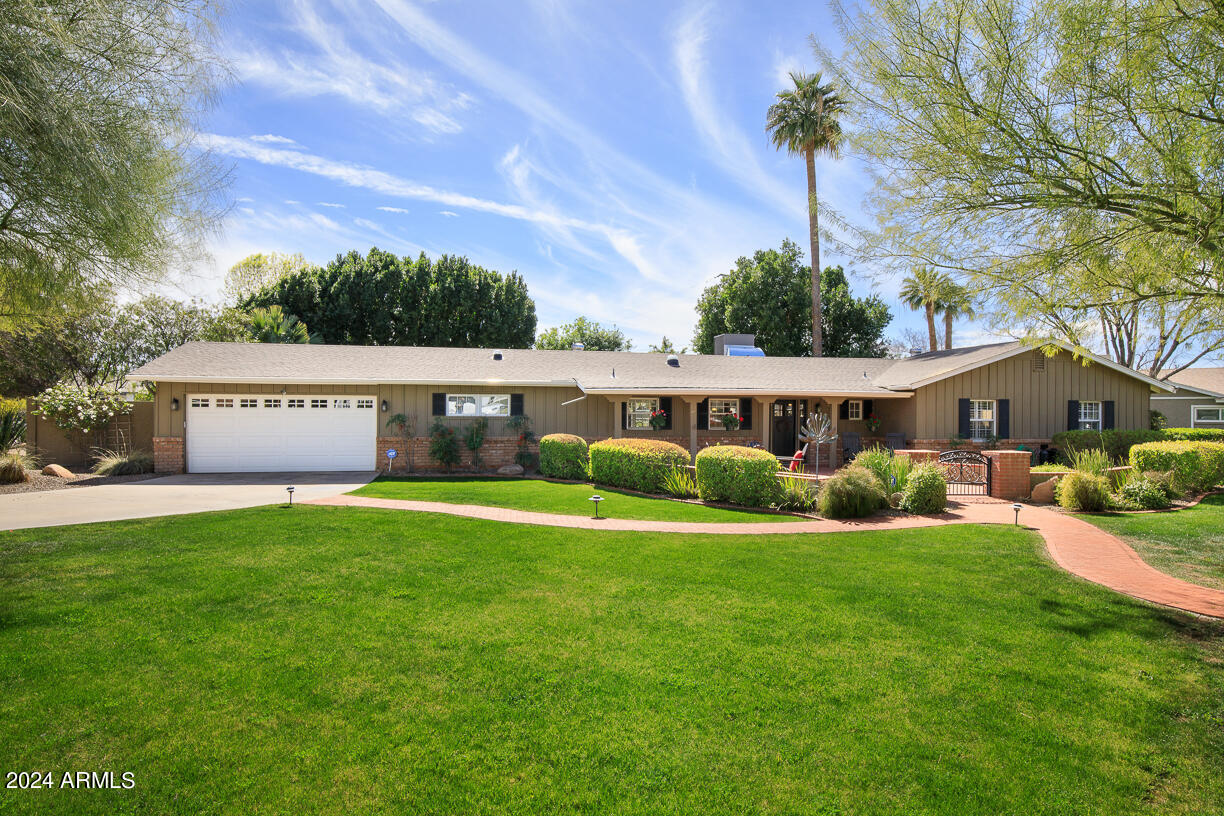 105 W HARMONT Drive