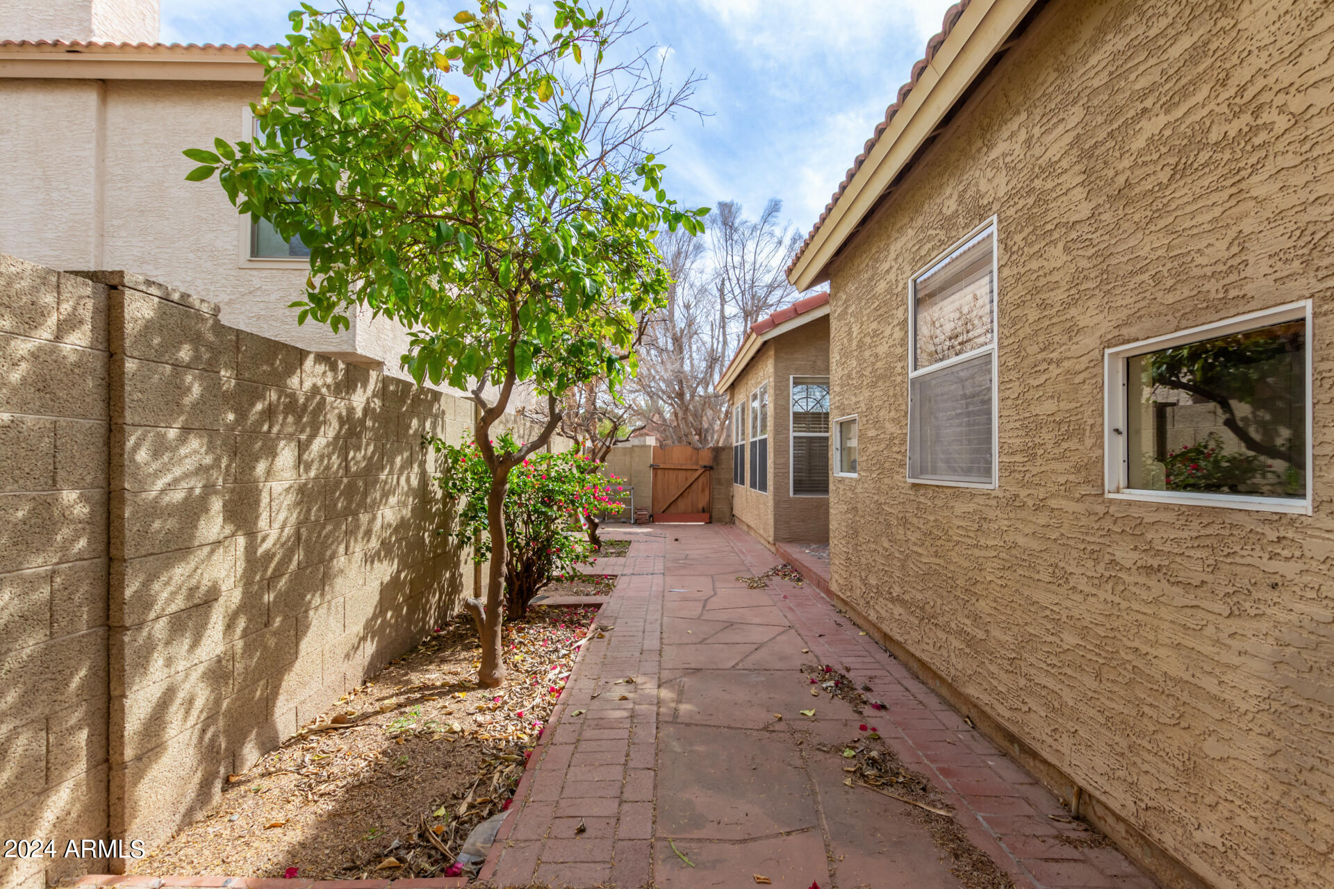 3228 E WILDWOOD Drive