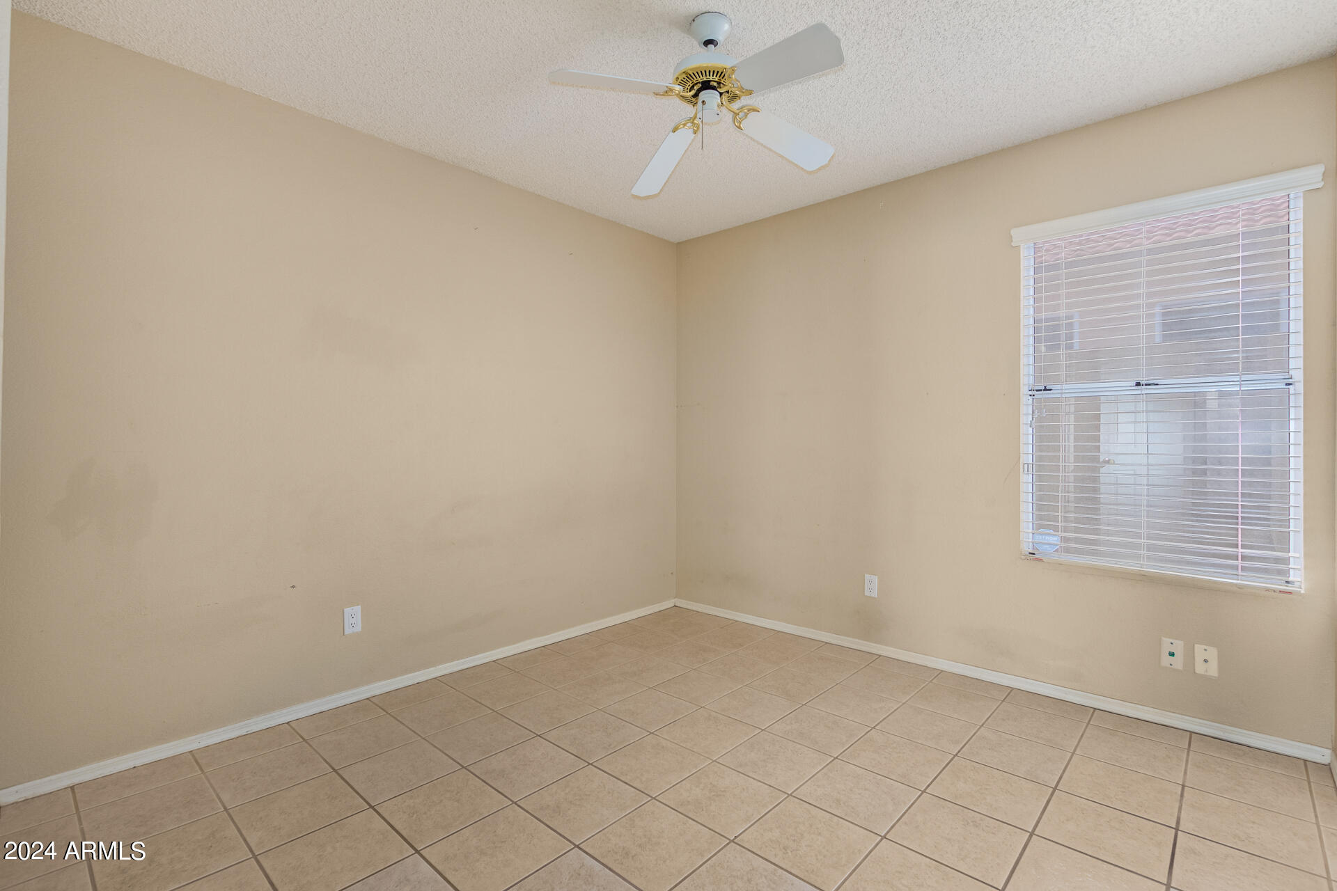 3228 E WILDWOOD Drive