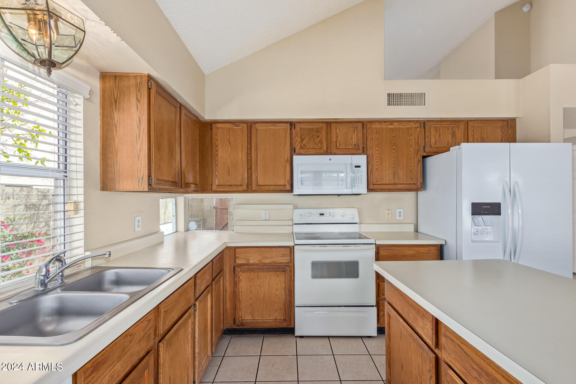 3228 E WILDWOOD Drive