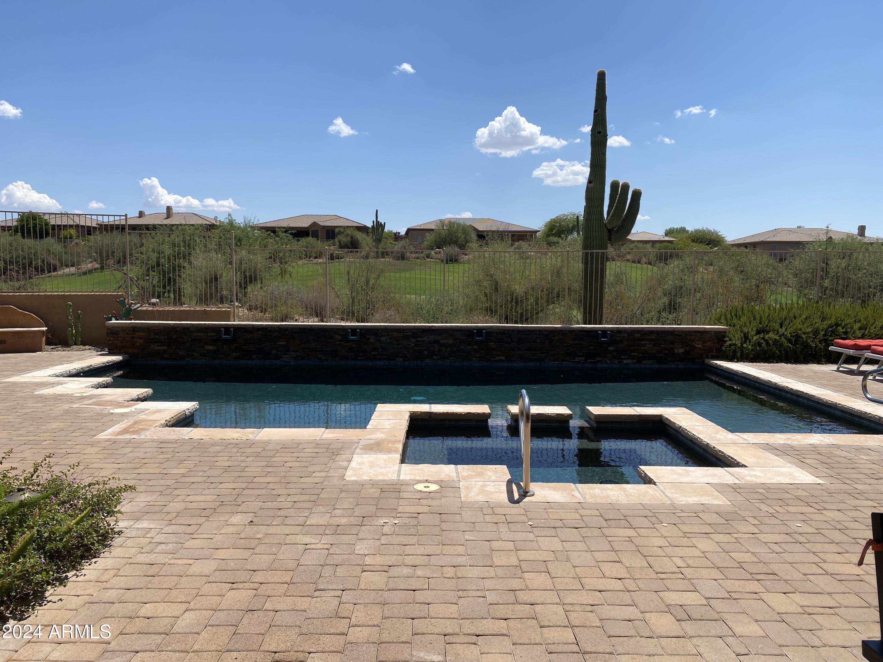 34601 N DESERT RIDGE Drive
