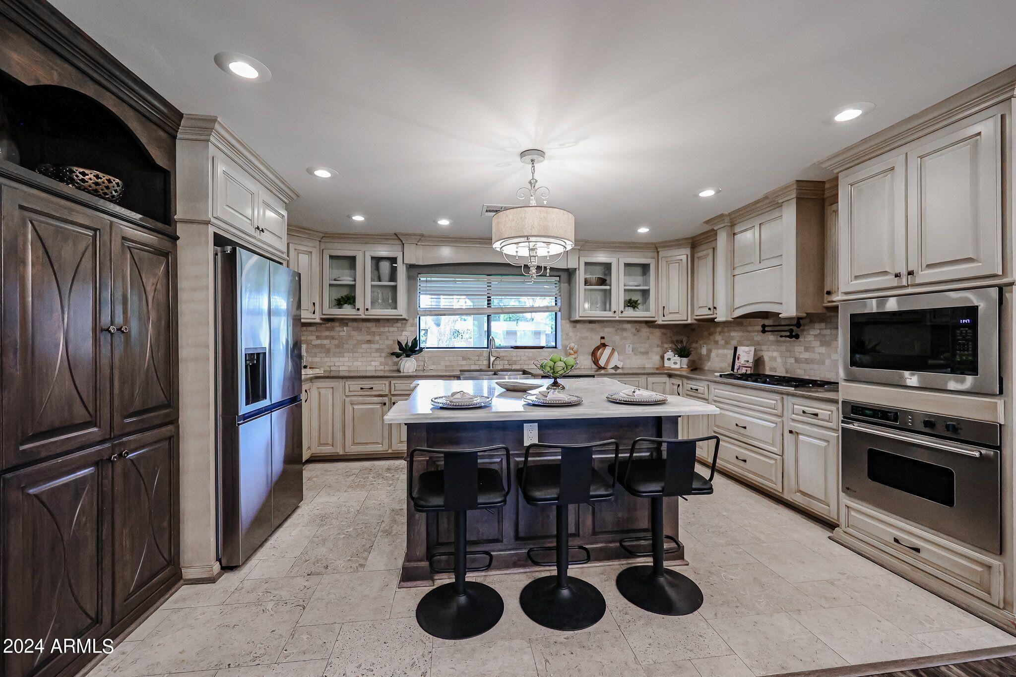 822 W Rancho Drive