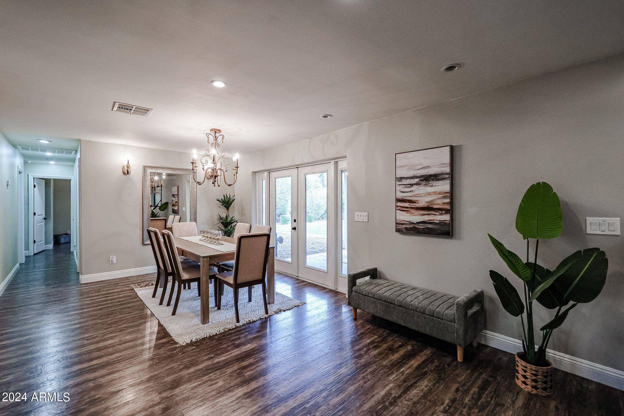 822 W Rancho Drive