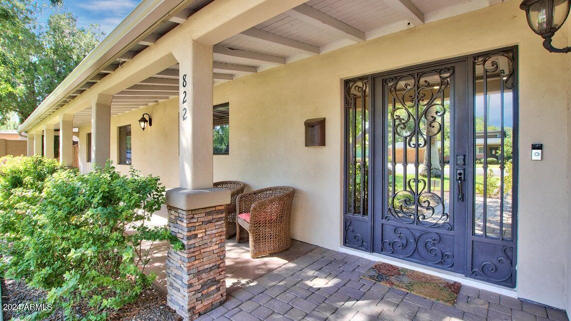 822 W Rancho Drive