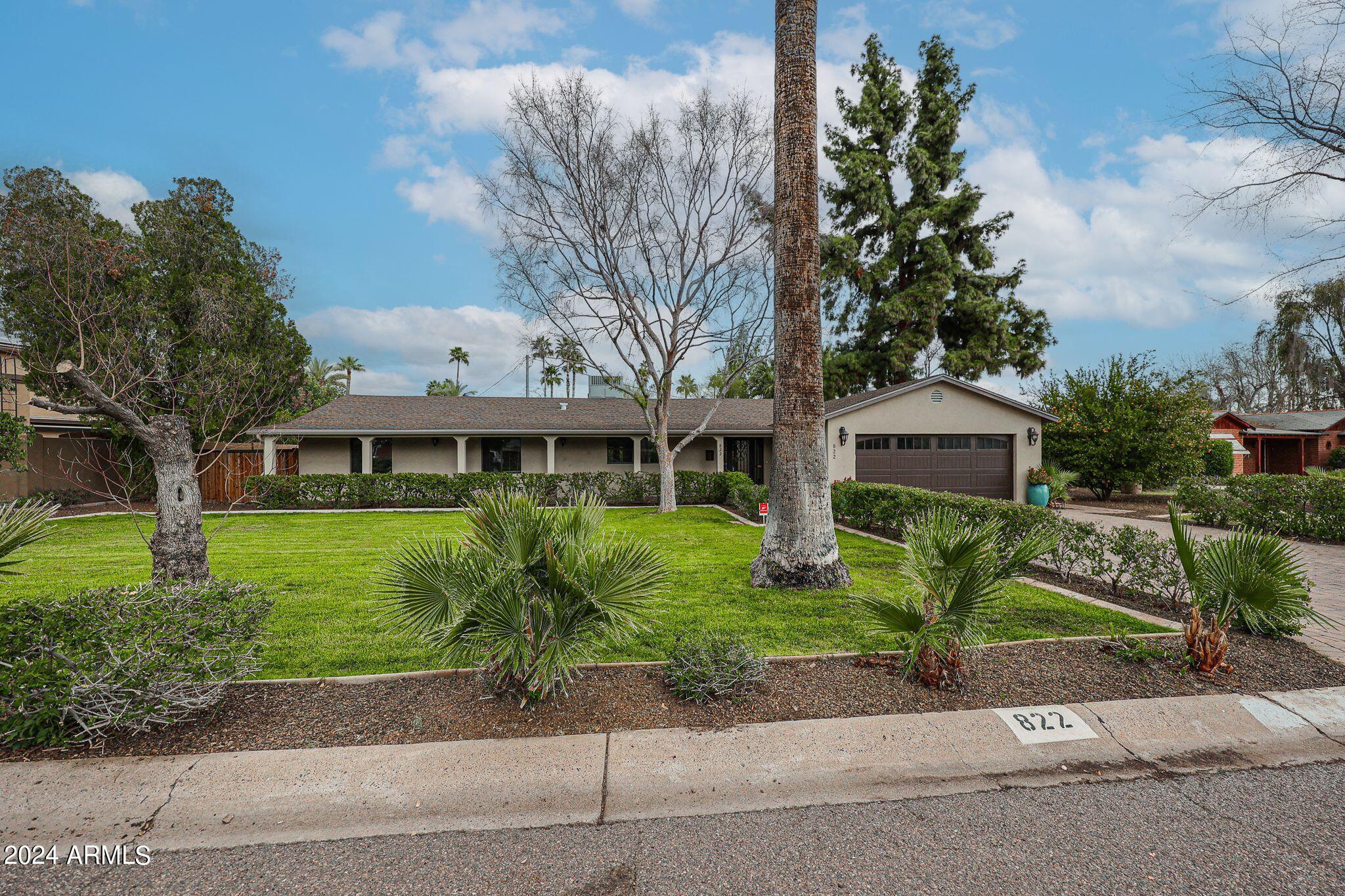 822 W Rancho Drive