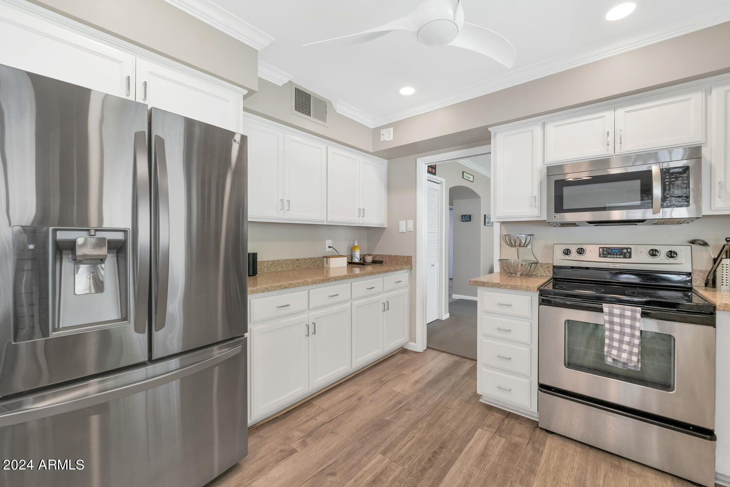 4634 E CALLE TUBERIA --