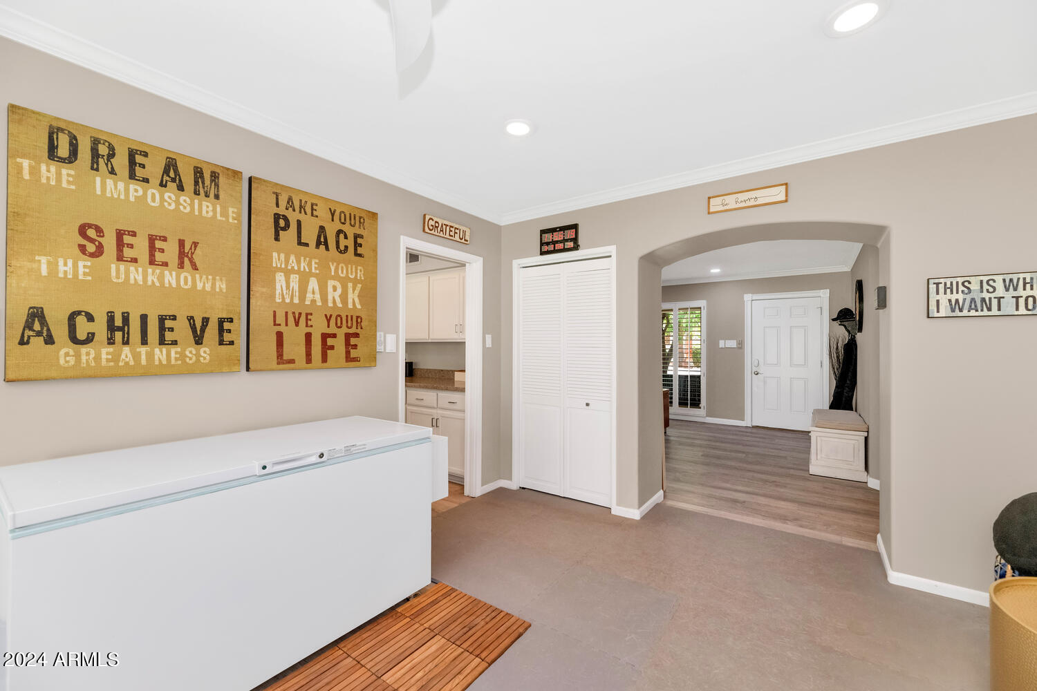 4634 E CALLE TUBERIA --