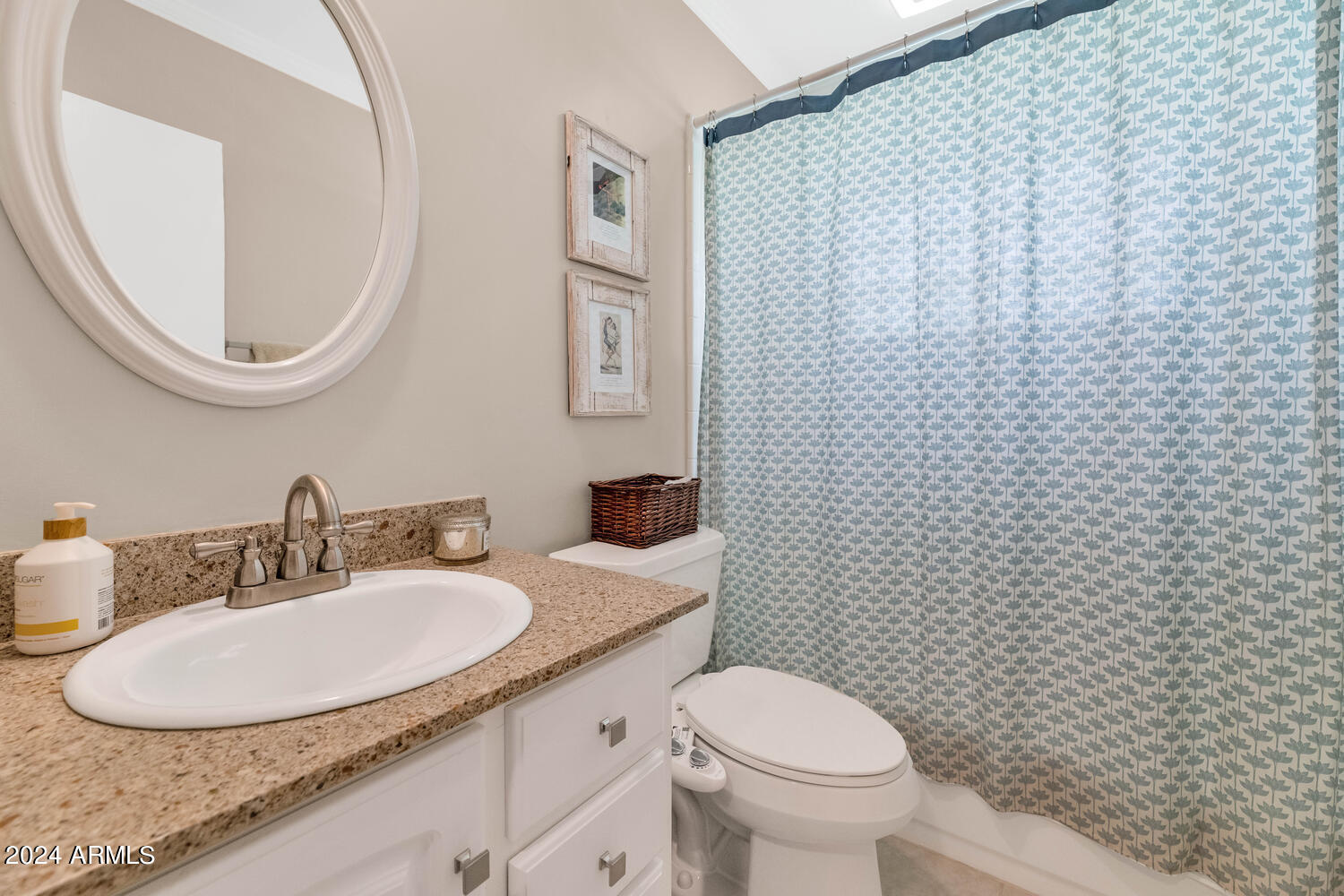 4634 E CALLE TUBERIA --