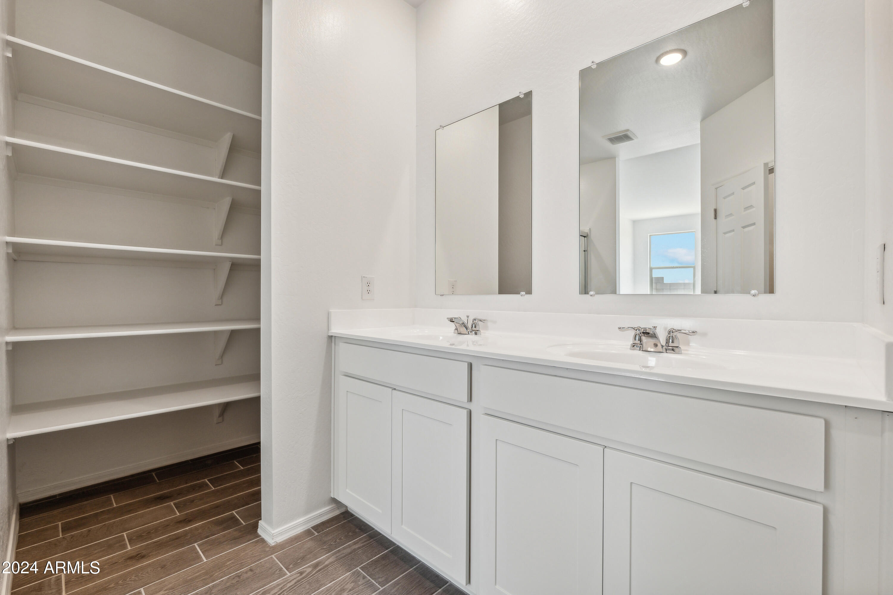 47563 W KENNER Drive