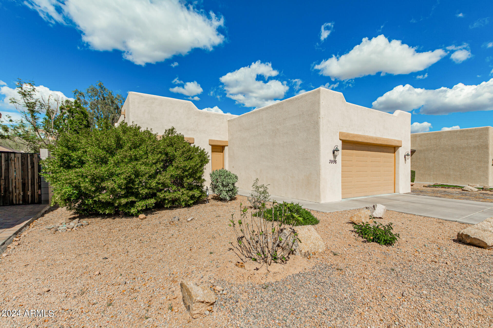 3956 W SALTER Drive