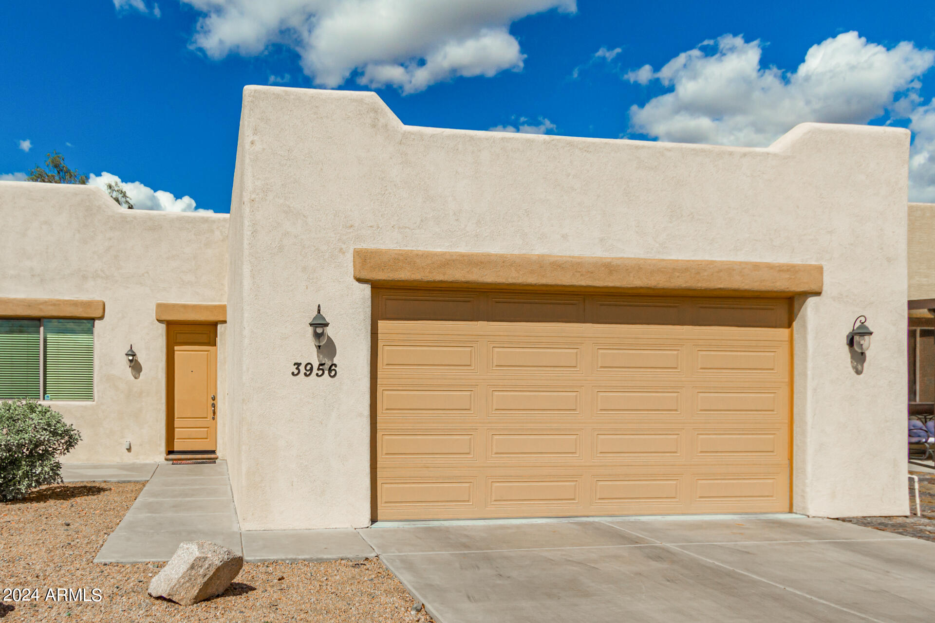 3956 W SALTER Drive